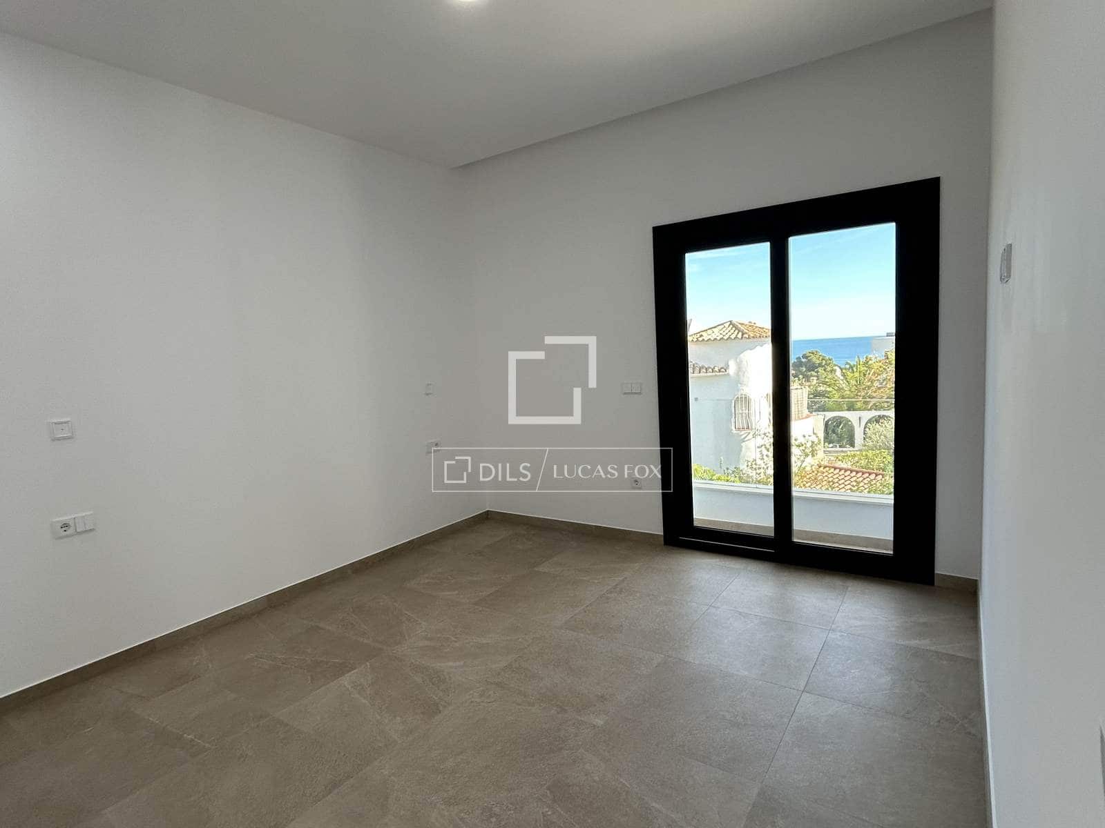 3 bedroom Villa for sale in Benissa with pool garage - € 1,175,000 (Ref: 8803268)