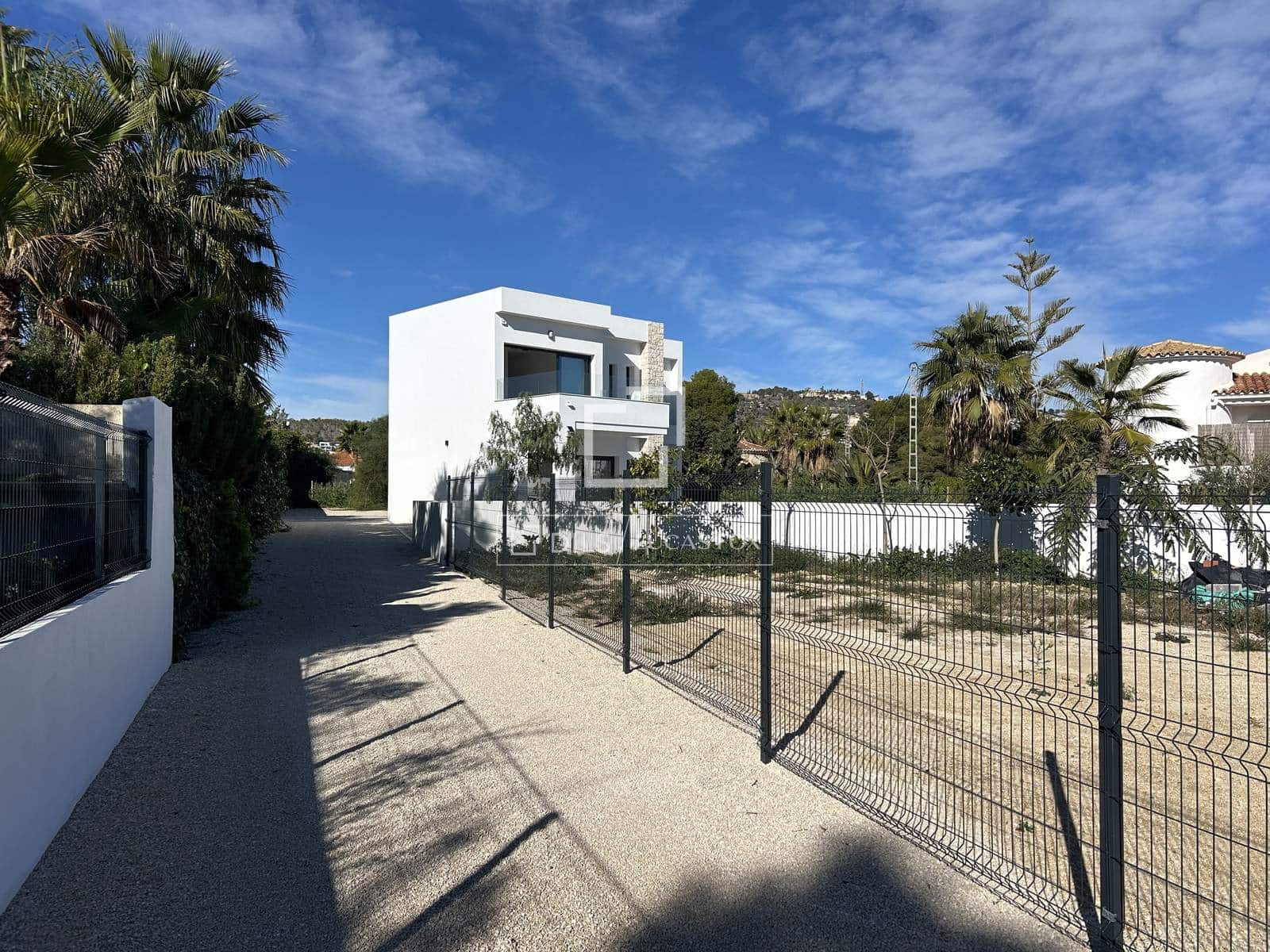 3 bedroom Villa for sale in Benissa with pool garage - € 1,175,000 (Ref: 8803268)