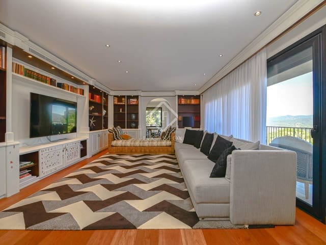 5 sypialnia Willa na sprzedaż w Santa Cristina d'Aro z basenem garażem - 2 500 000 € (Ref: 8806542)