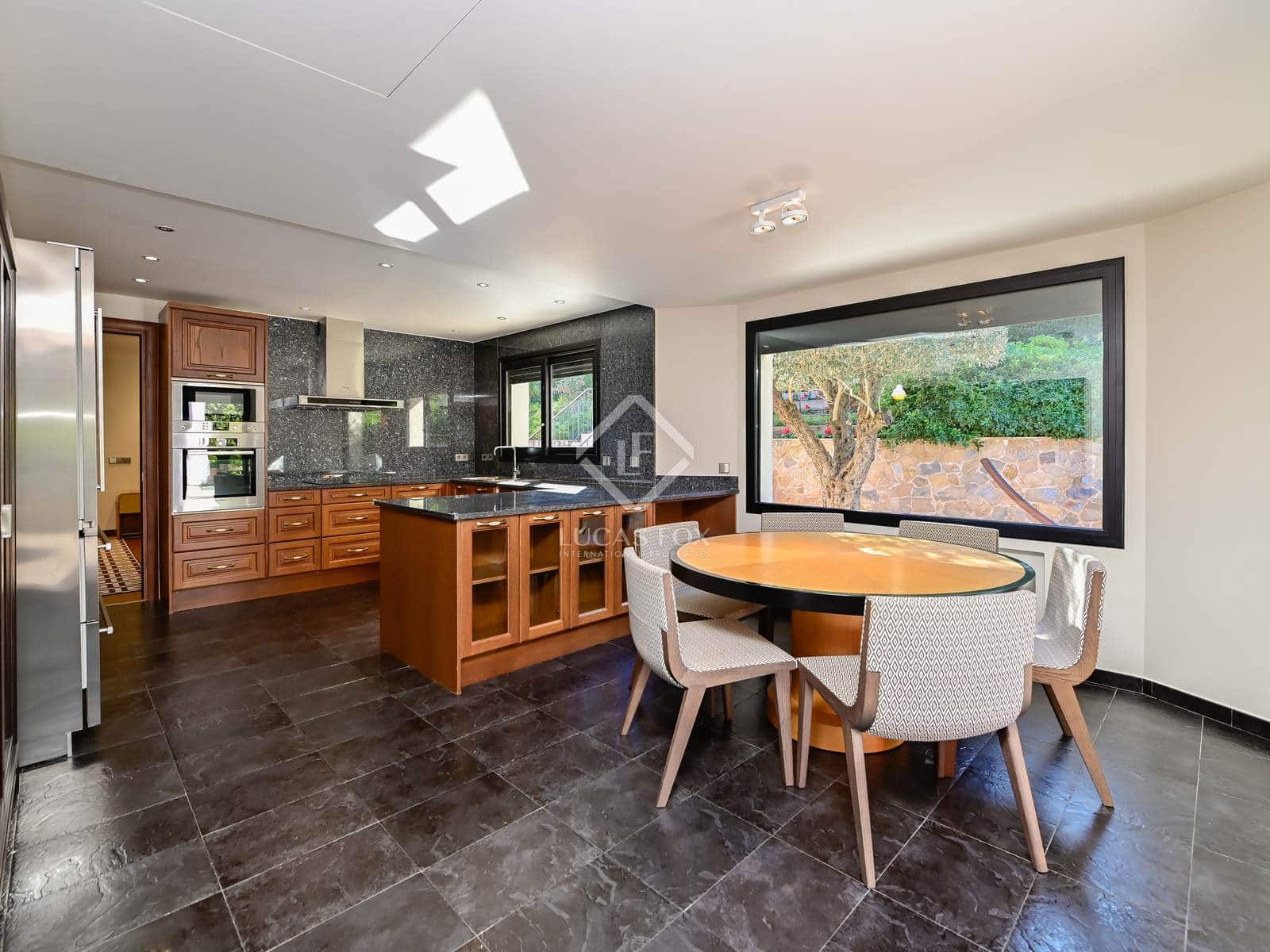 5 bedroom Villa for sale in Santa Cristina d'Aro with pool garage - € 2,500,000 (Ref: 8806542)