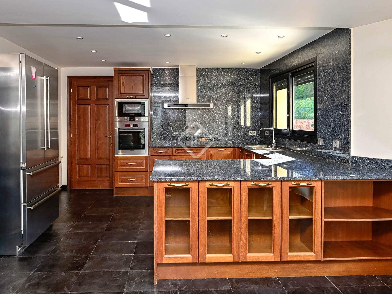 5 bedroom Villa for sale in Santa Cristina d'Aro with pool garage - € 2,500,000 (Ref: 8806542)