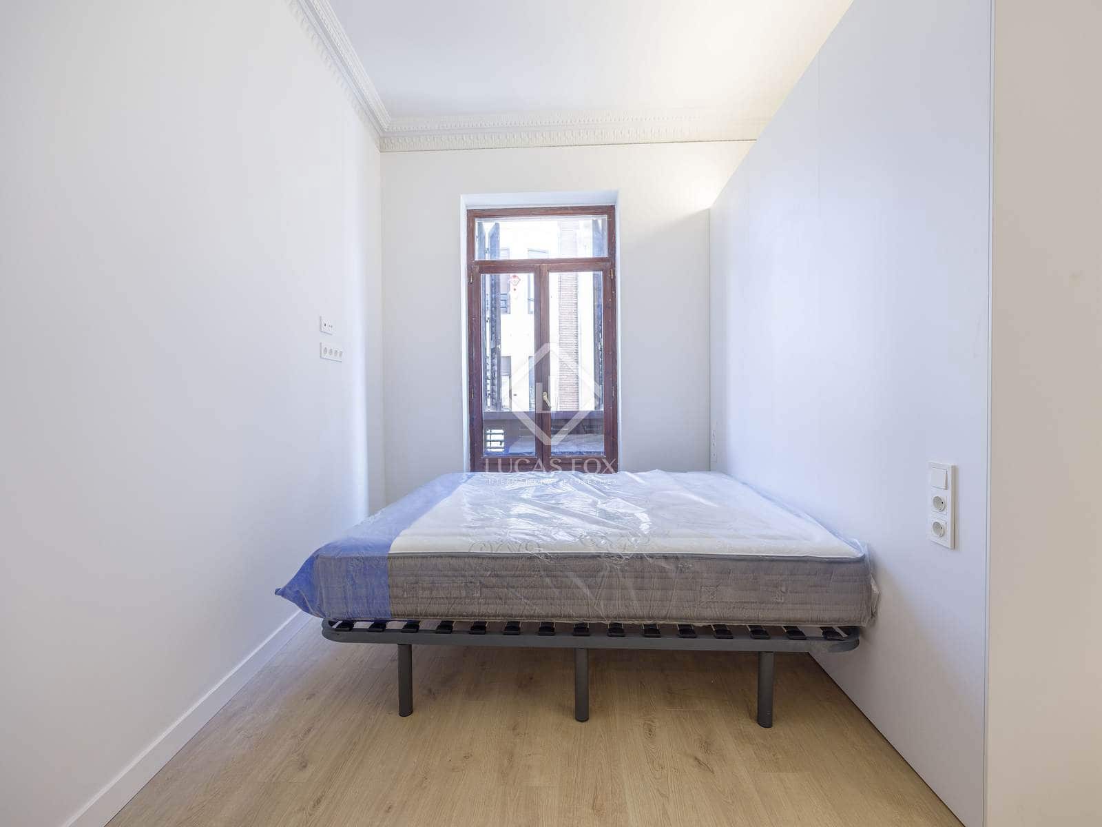 4 makuuhuone Huoneisto vuokrattavana paikassa Valencia kaupunki - 2 600 € (Ref: 8806544)