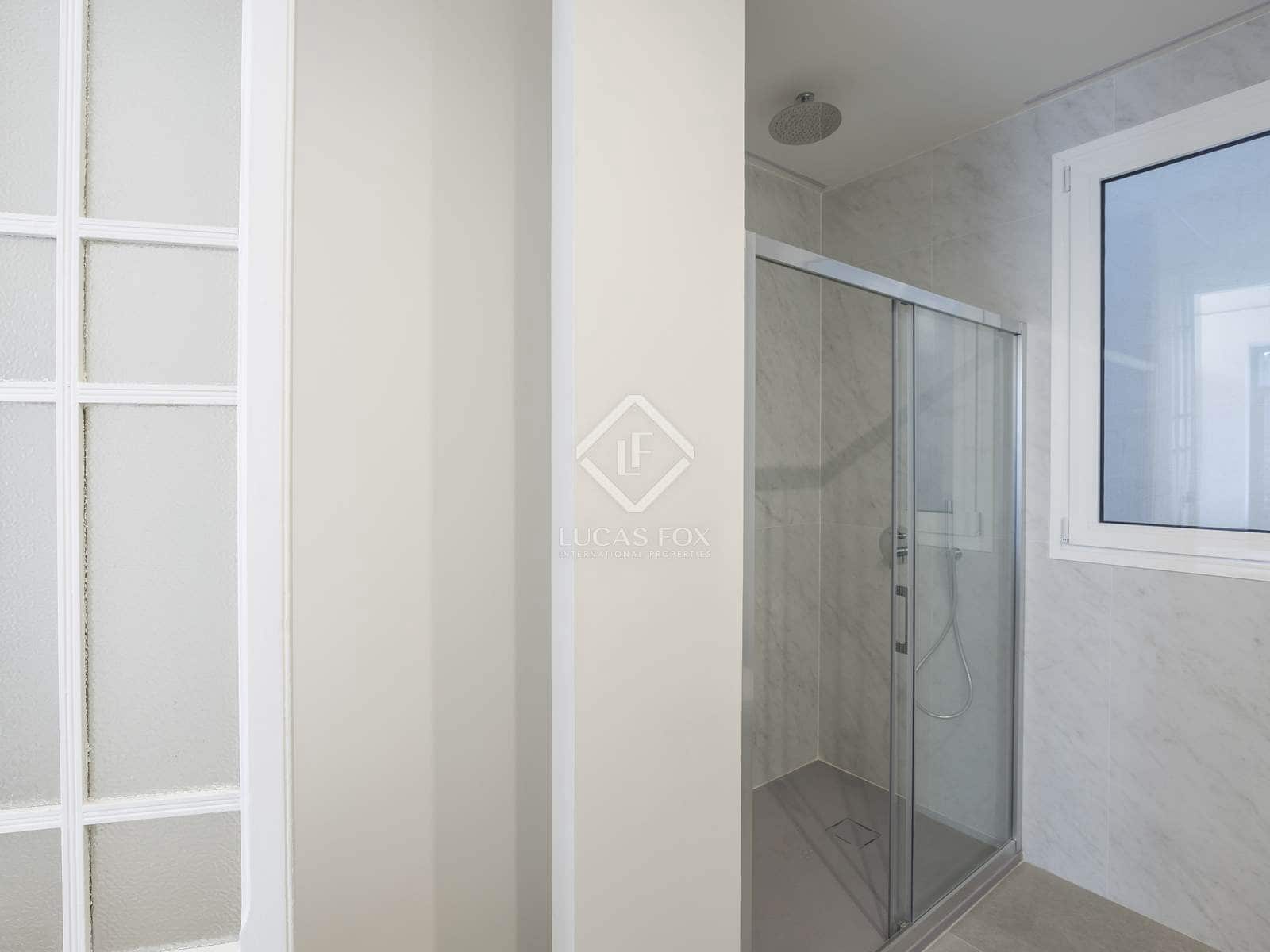 4 makuuhuone Huoneisto vuokrattavana paikassa Valencia kaupunki - 2 600 € (Ref: 8806544)