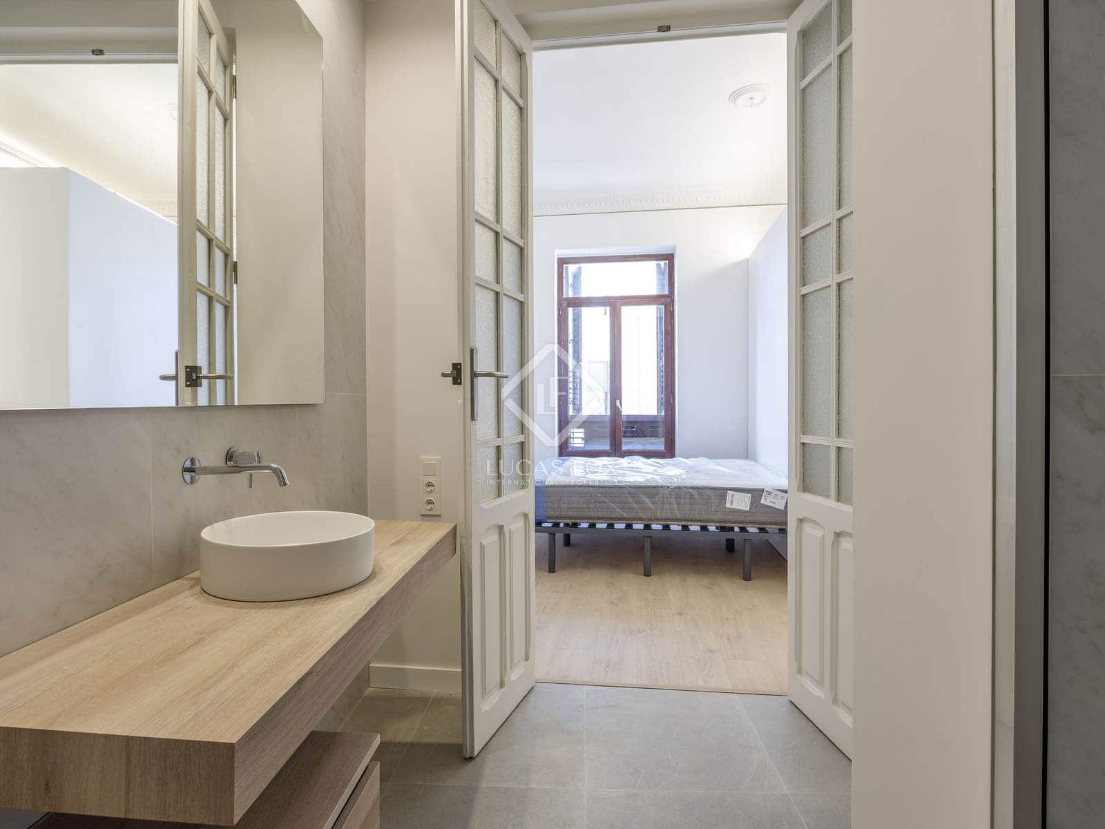 4 makuuhuone Huoneisto vuokrattavana paikassa Valencia kaupunki - 2 600 € (Ref: 8806544)