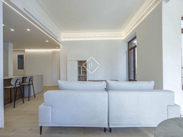 4 bedroom Apartment for rent in Valencia city - € 2,600 (Ref: 8806544)
