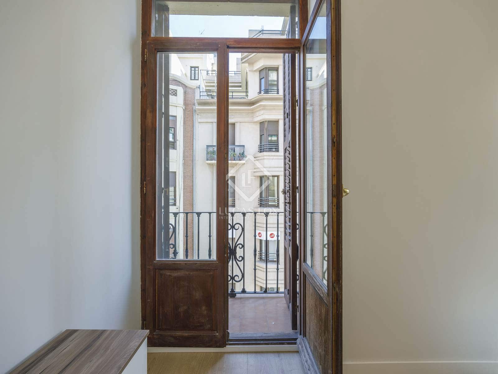 4 makuuhuone Huoneisto vuokrattavana paikassa Valencia kaupunki - 2 600 € (Ref: 8806544)