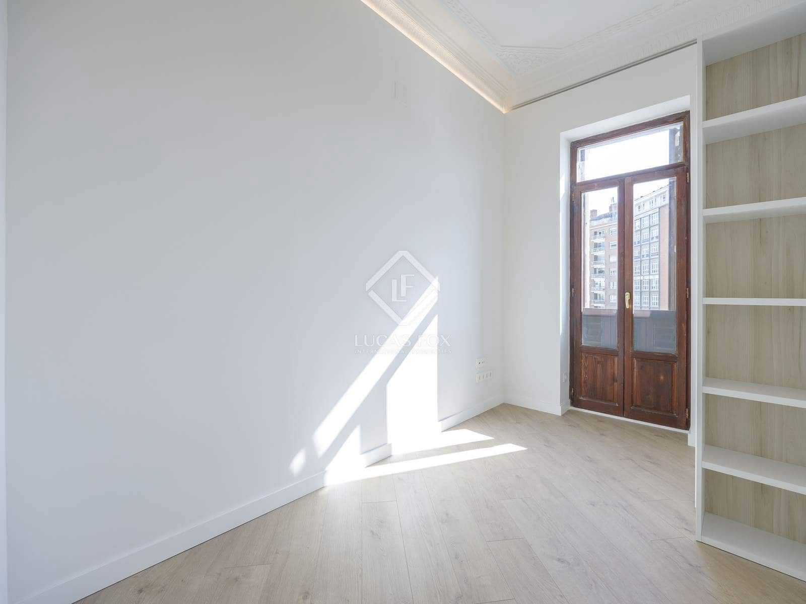 4 makuuhuone Huoneisto vuokrattavana paikassa Valencia kaupunki - 2 600 € (Ref: 8806544)