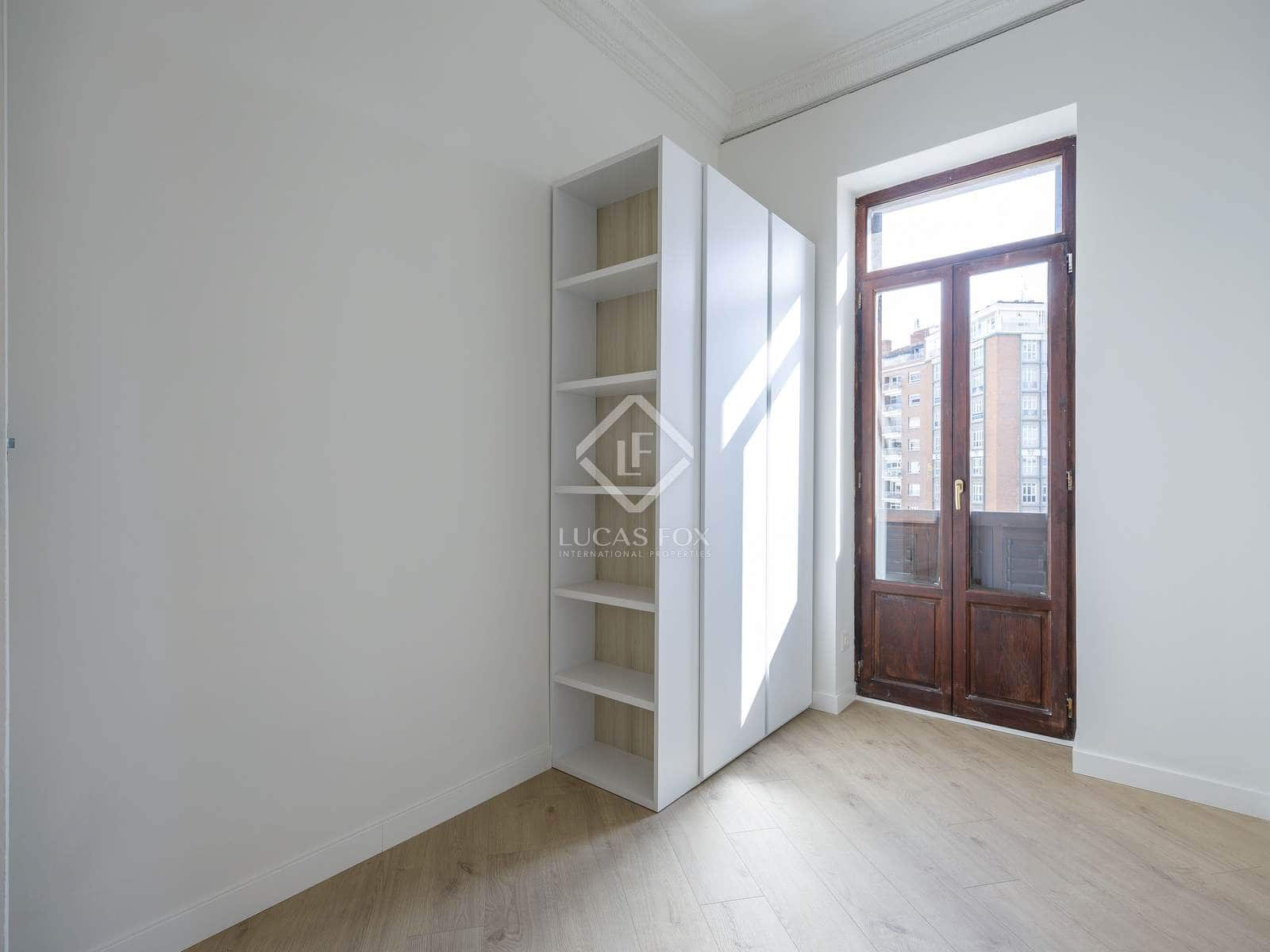 4 makuuhuone Huoneisto vuokrattavana paikassa Valencia kaupunki - 2 600 € (Ref: 8806544)