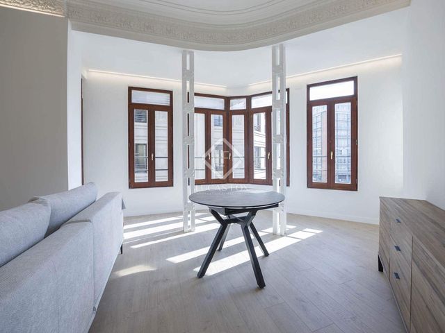 4 bedroom Apartment for rent in Valencia city - € 2,600 (Ref: 8806544)