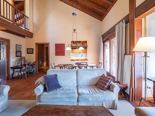 4 Zimmer Villa zu verkaufen in Fontanals de Cerdanya mit Garage - 750.000 € (Ref: 8807168)