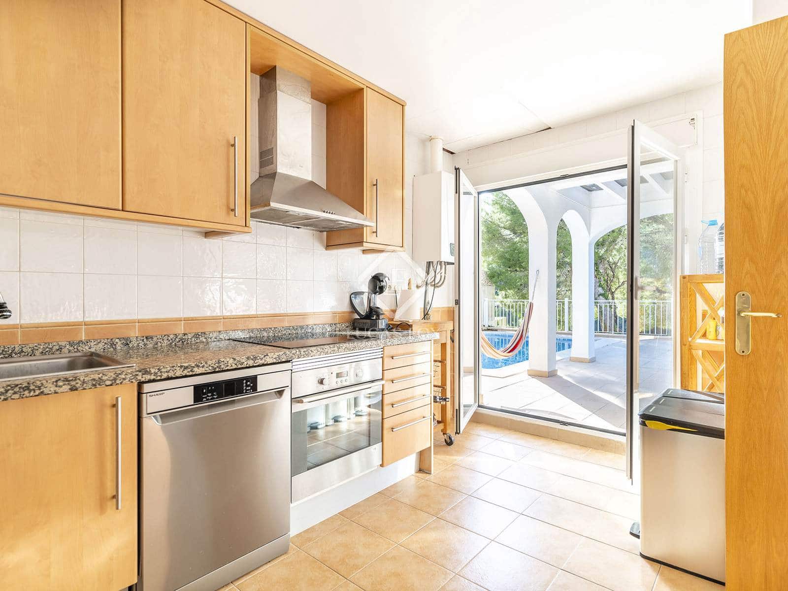 3 bedroom Villa for sale in Altea with pool garage - € 749,000 (Ref: 8807470)