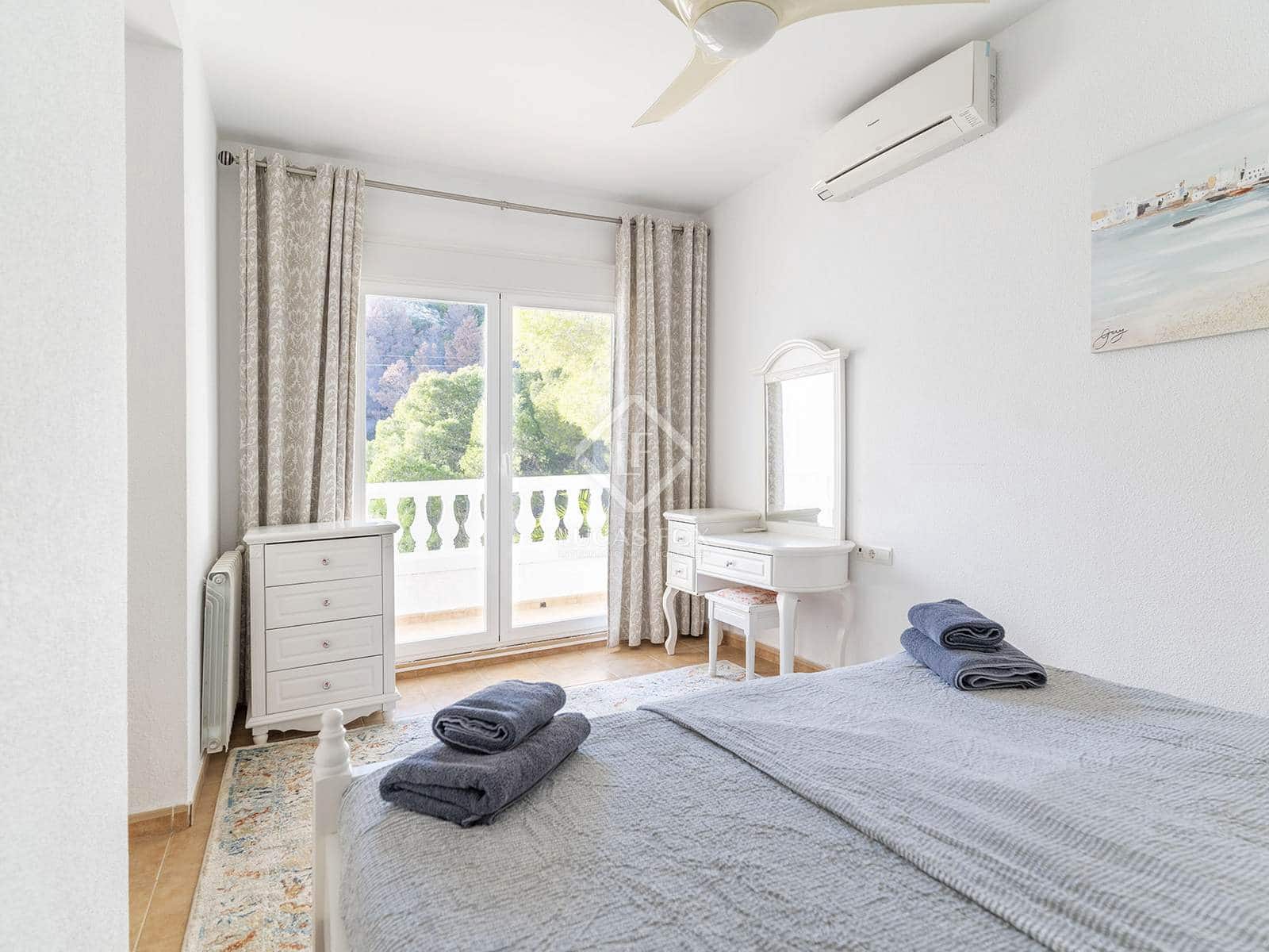 3 bedroom Villa for sale in Altea with pool garage - € 749,000 (Ref: 8807470)