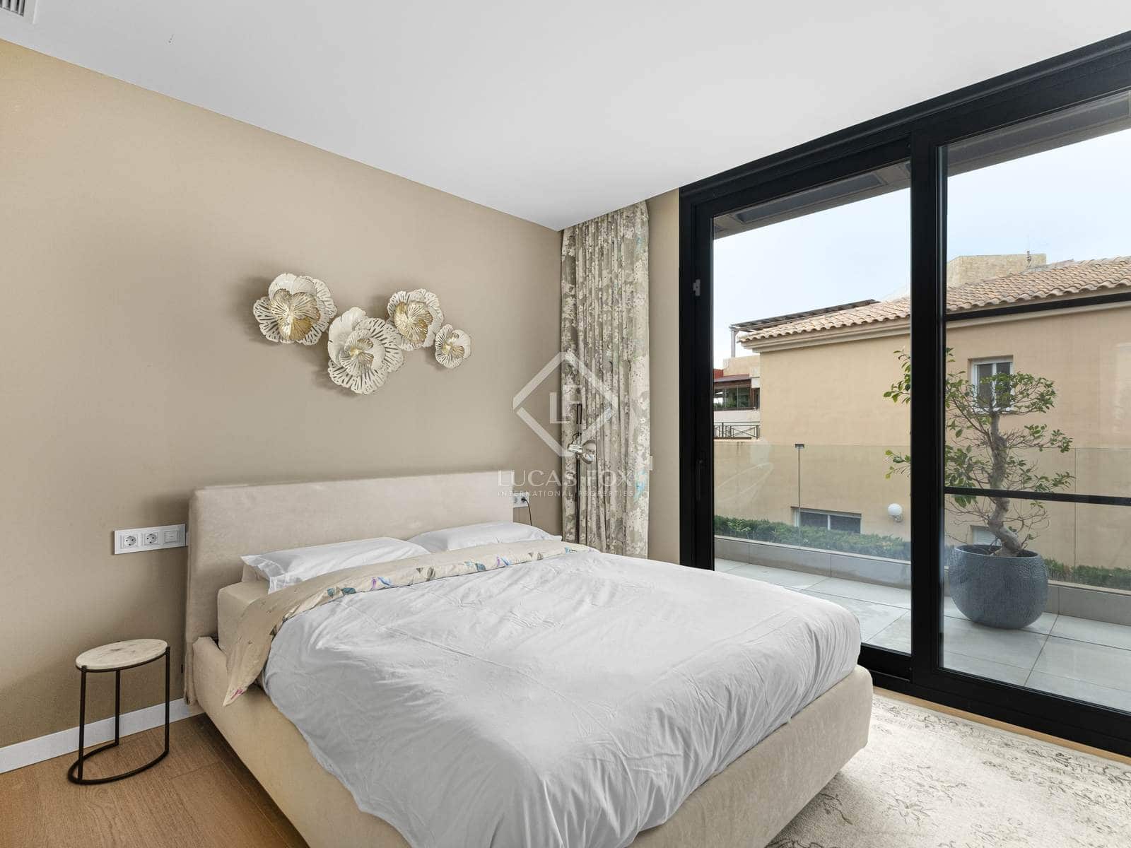 4 slaapkamer Villa te koop in Alicante stad met garage - € 3.150.000 (Ref: 8810384)