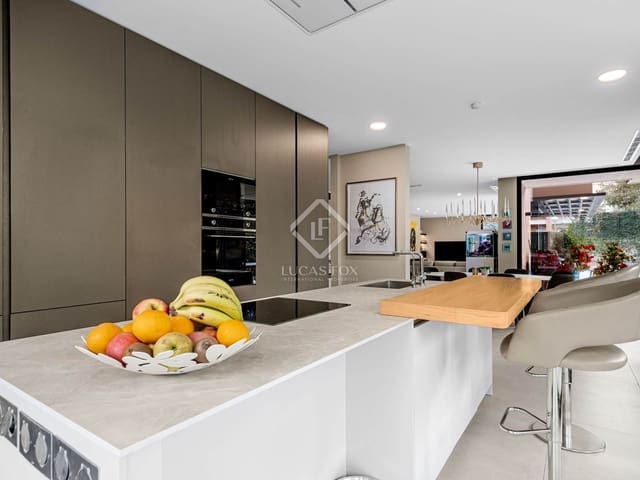 4 soverom Villa til salgs i Alicante by med garasje - € 3 150 000 (Ref: 8810384)