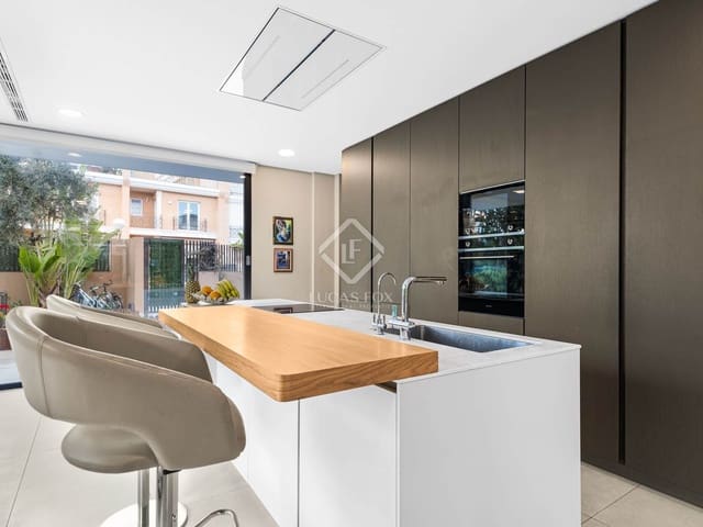 4 soverom Villa til salgs i Alicante by med garasje - € 3 150 000 (Ref: 8810384)