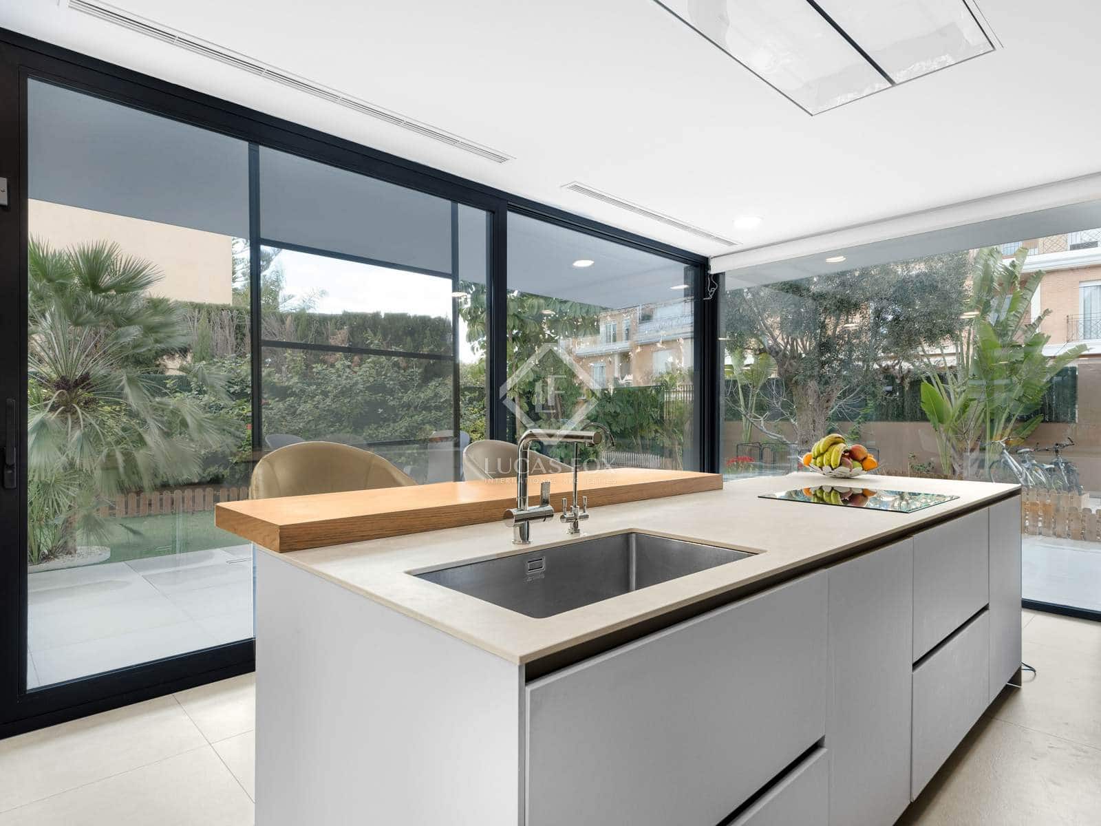 4 slaapkamer Villa te koop in Alicante stad met garage - € 3.150.000 (Ref: 8810384)