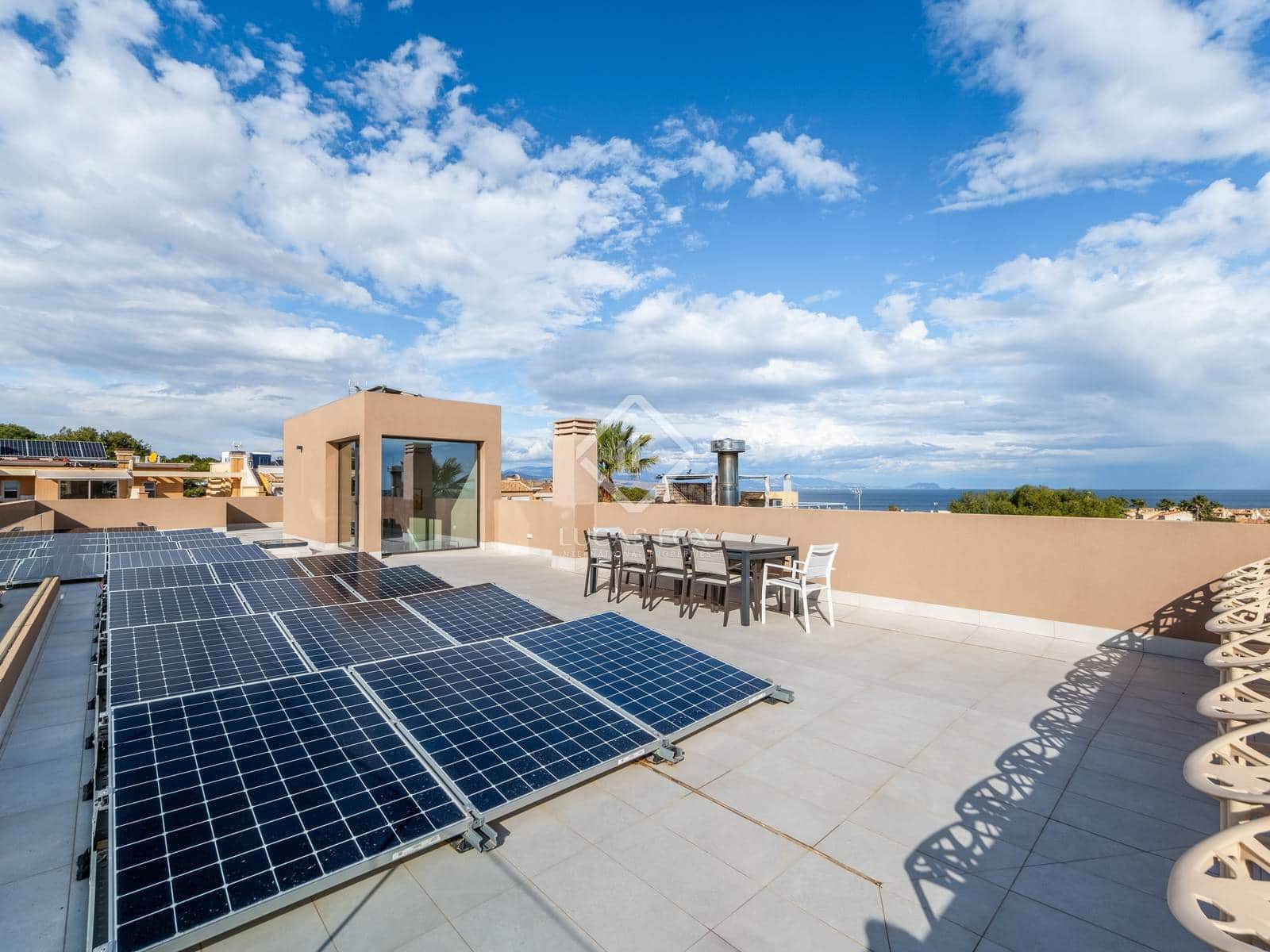 4 slaapkamer Villa te koop in Alicante stad met garage - € 3.150.000 (Ref: 8810384)