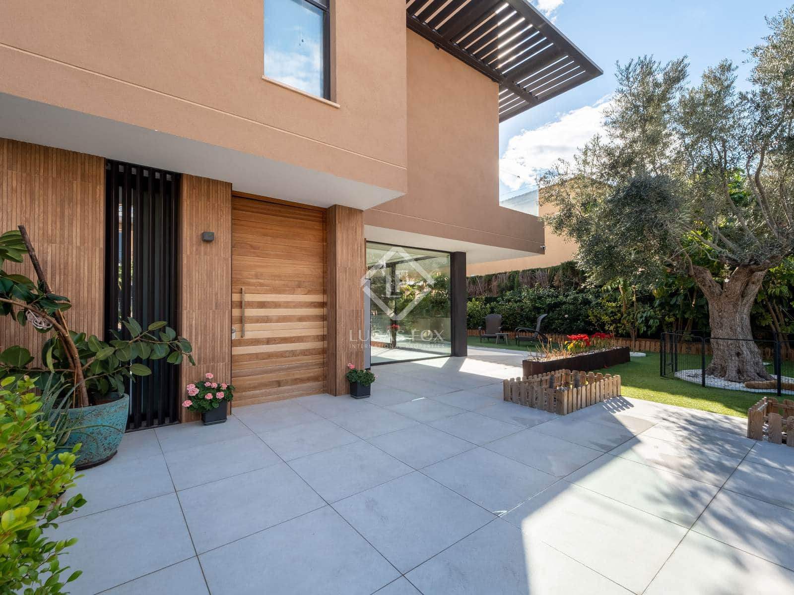 4 slaapkamer Villa te koop in Alicante stad met garage - € 3.150.000 (Ref: 8810384)