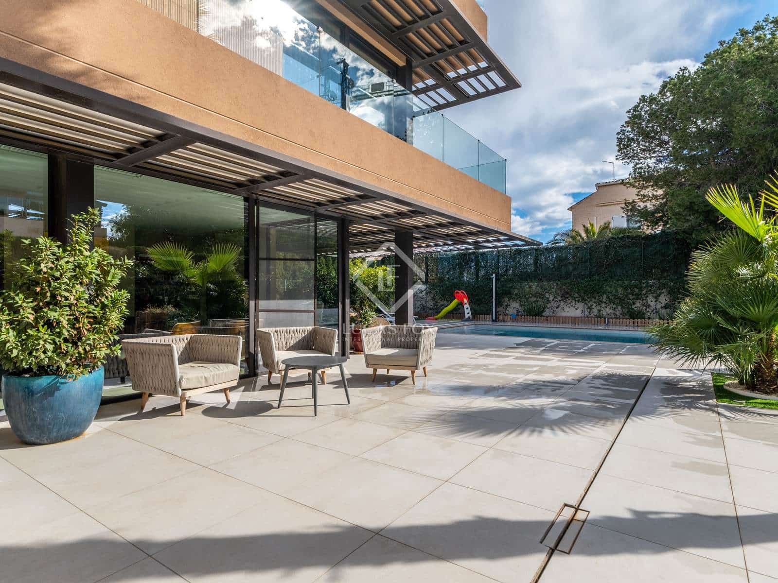 4 slaapkamer Villa te koop in Alicante stad met garage - € 3.150.000 (Ref: 8810384)