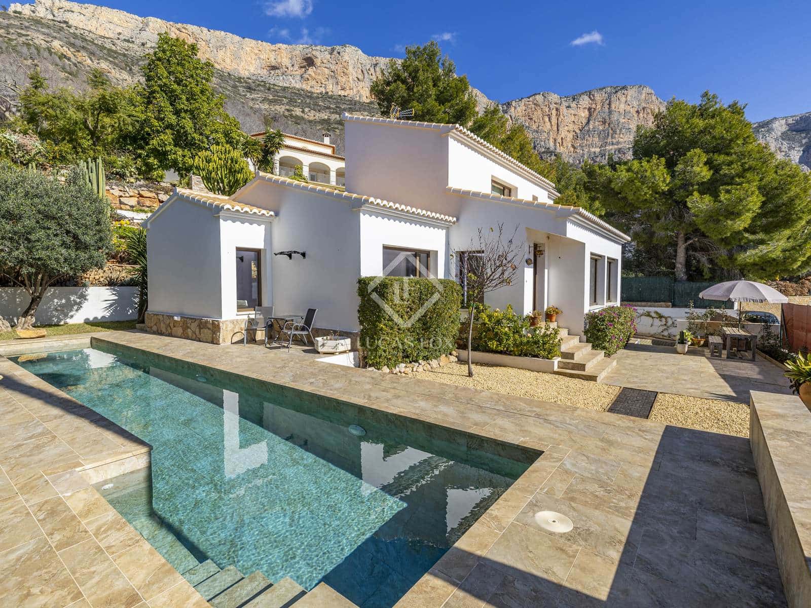 3 bedroom Villa for sale in Javea / Xabia with pool garage - € 845,000 (Ref: 8810386)