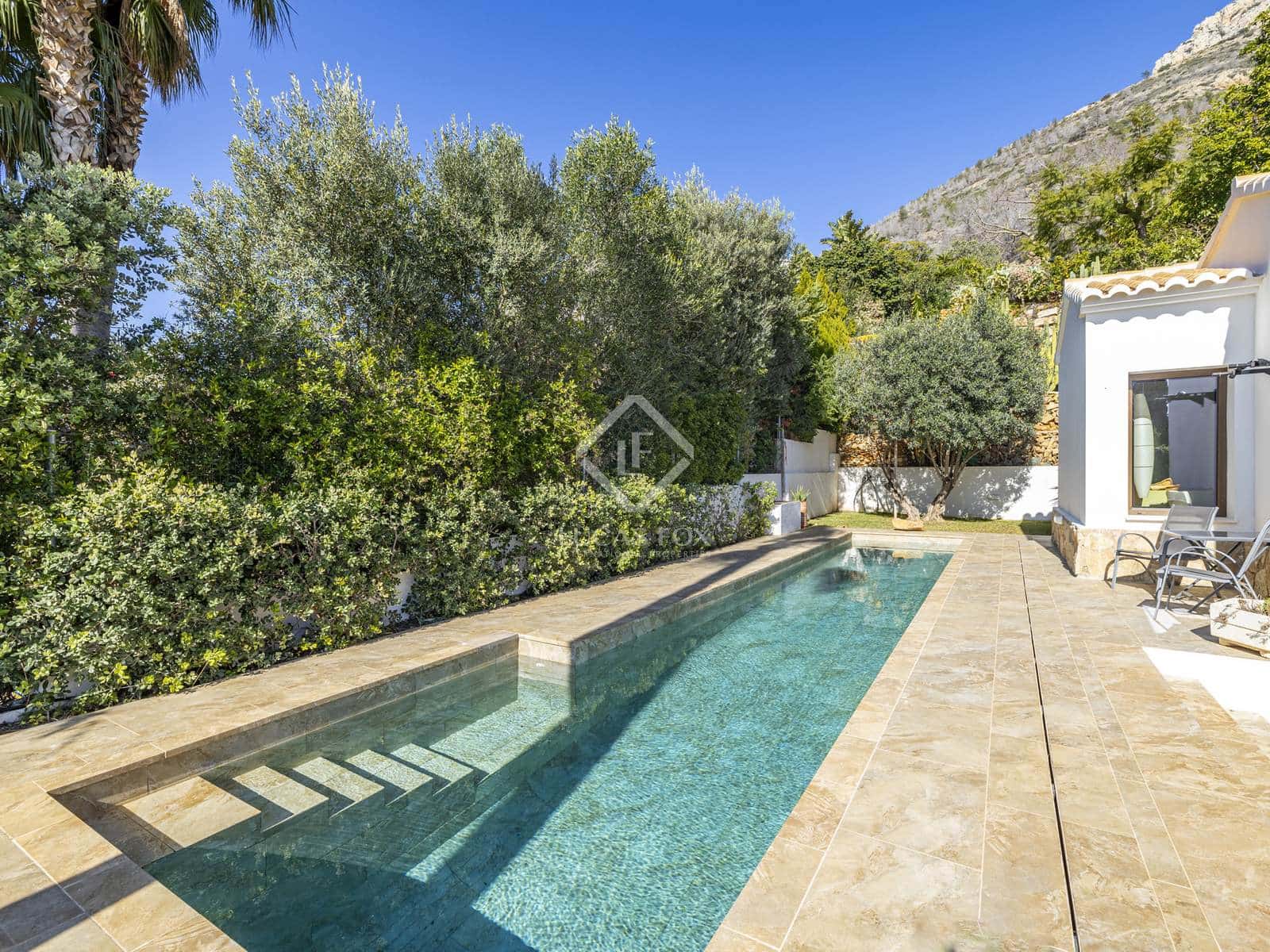 3 bedroom Villa for sale in Javea / Xabia with pool garage - € 845,000 (Ref: 8810386)