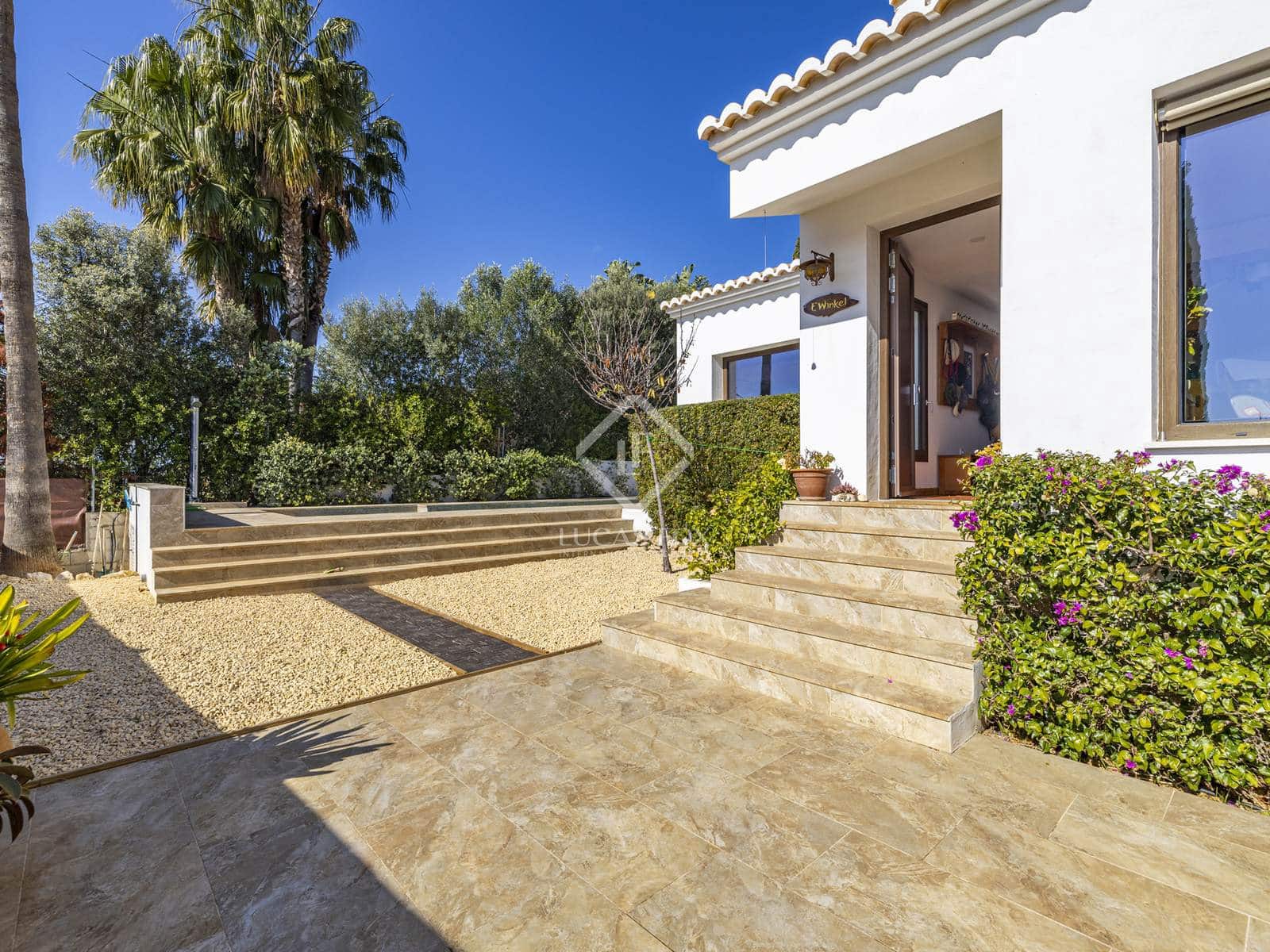 3 bedroom Villa for sale in Javea / Xabia with pool garage - € 845,000 (Ref: 8810386)