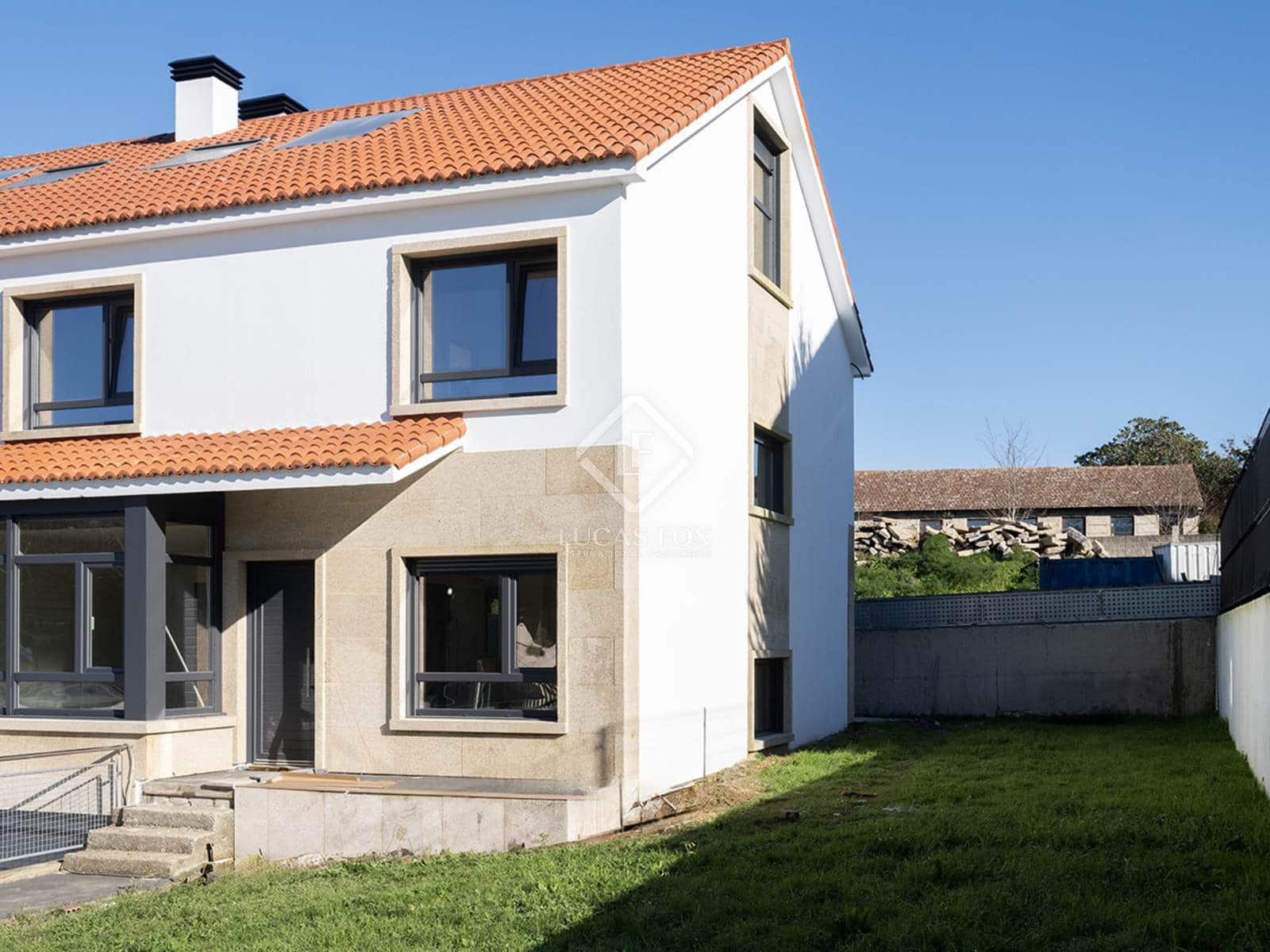 4 soveværelse Villa til salg i Sanxenxo med swimmingpool garage - € 500.000 (Ref: 8810407)