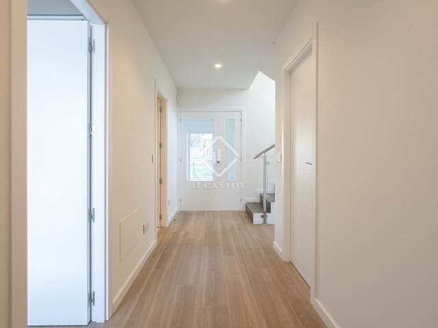 4 bedroom Villa for sale in Sanxenxo with pool garage - € 500,000 (Ref: 8810411)