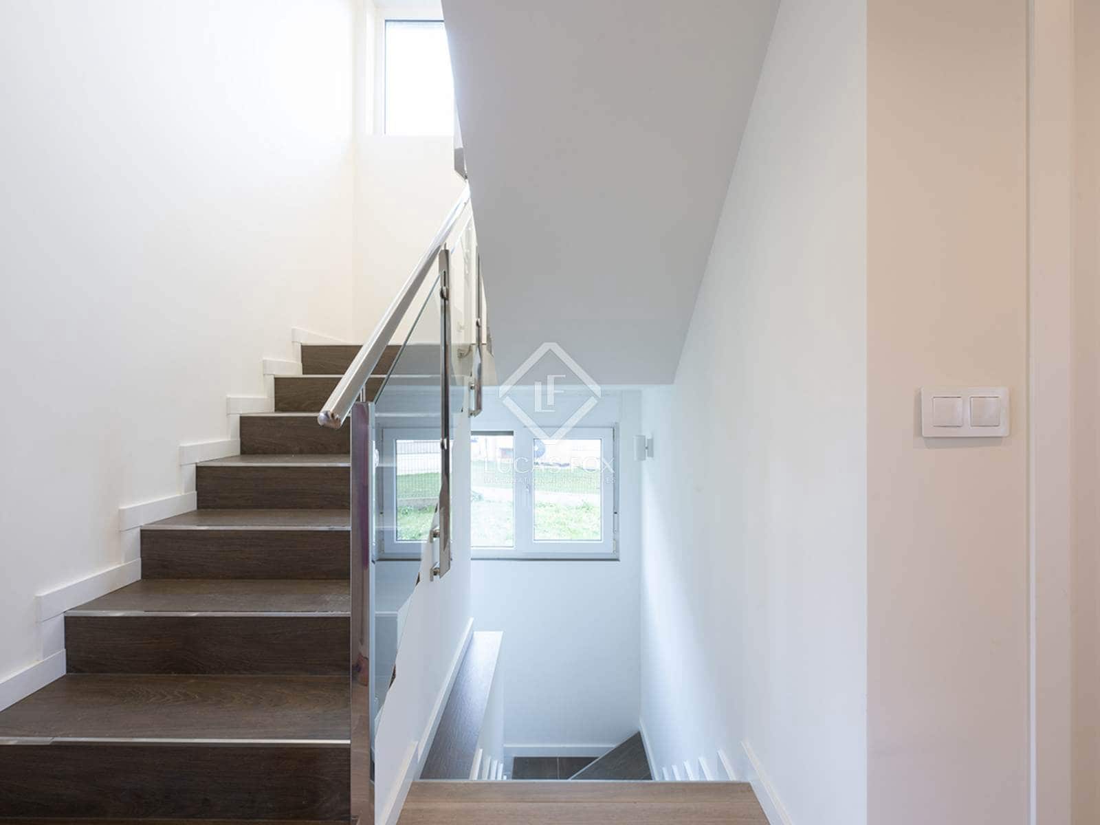 4 soveværelse Villa til salg i Sanxenxo med garage - € 340.000 (Ref: 8810413)