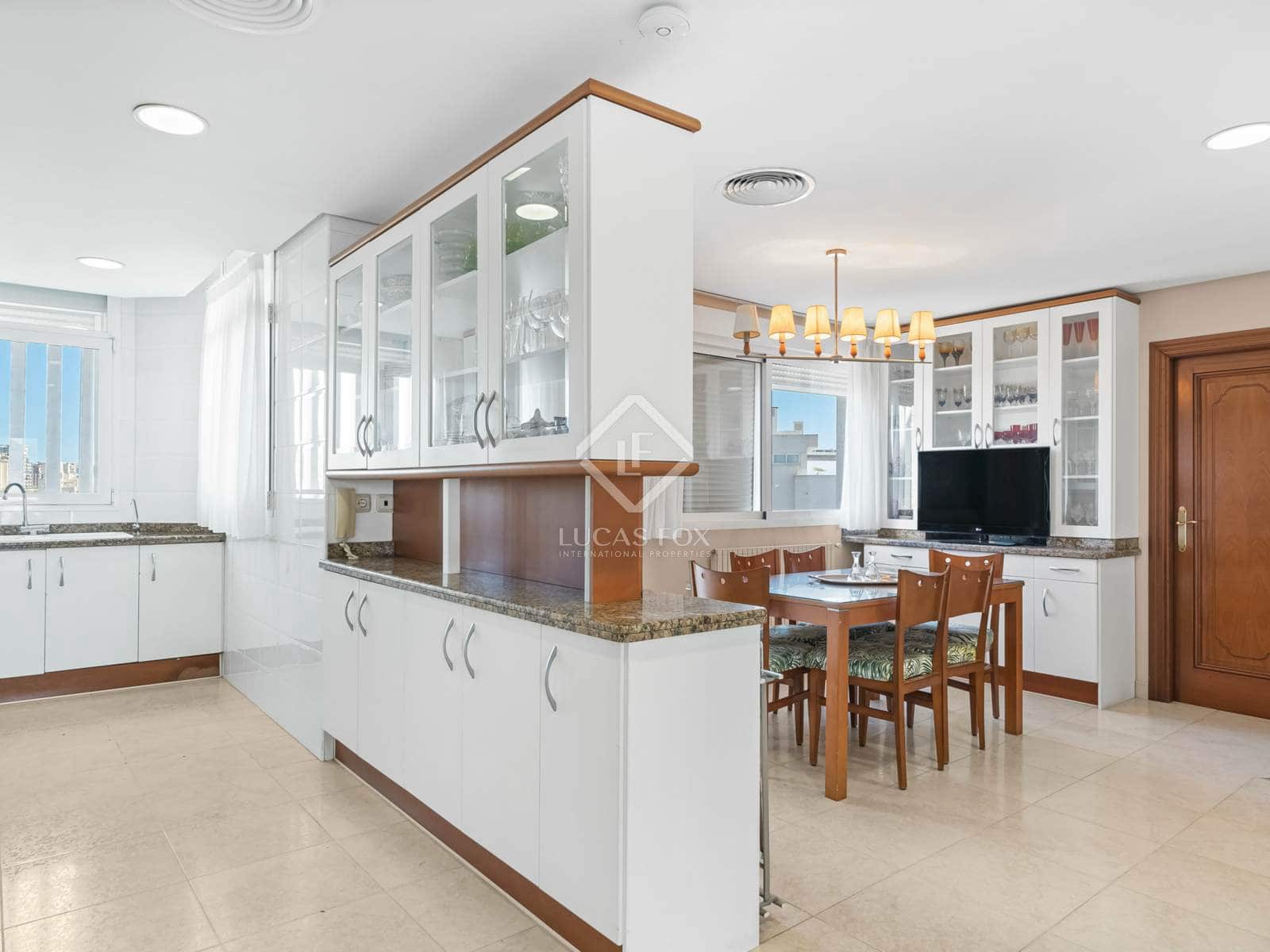 6 sypialnia Penthouse na sprzedaż w Miasto Alicante / Alacant z basenem garażem - 2 900 000 € (Ref: 8811934)