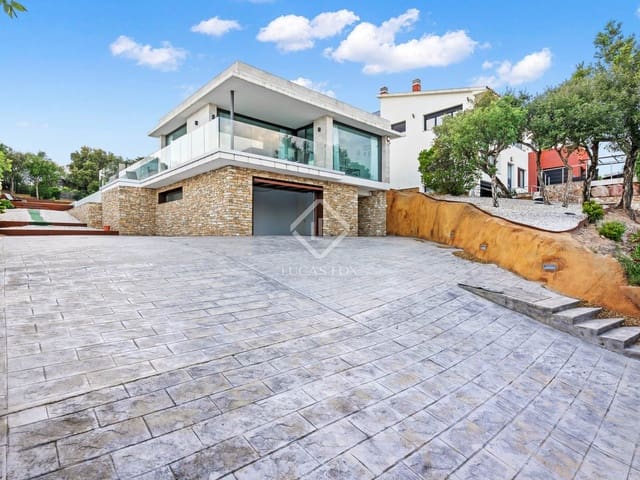 4 slaapkamer Villa te koop in Castell-Platja d'Aro met zwembad garage - € 1.450.000 (Ref: 8814607)