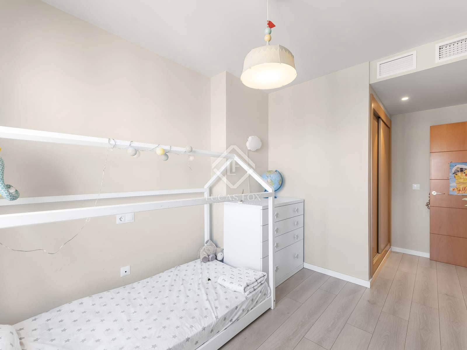 4 soverom Penthouse til salgs i Alicante by med svømmebasseng garasje - € 890 000 (Ref: 8814887)