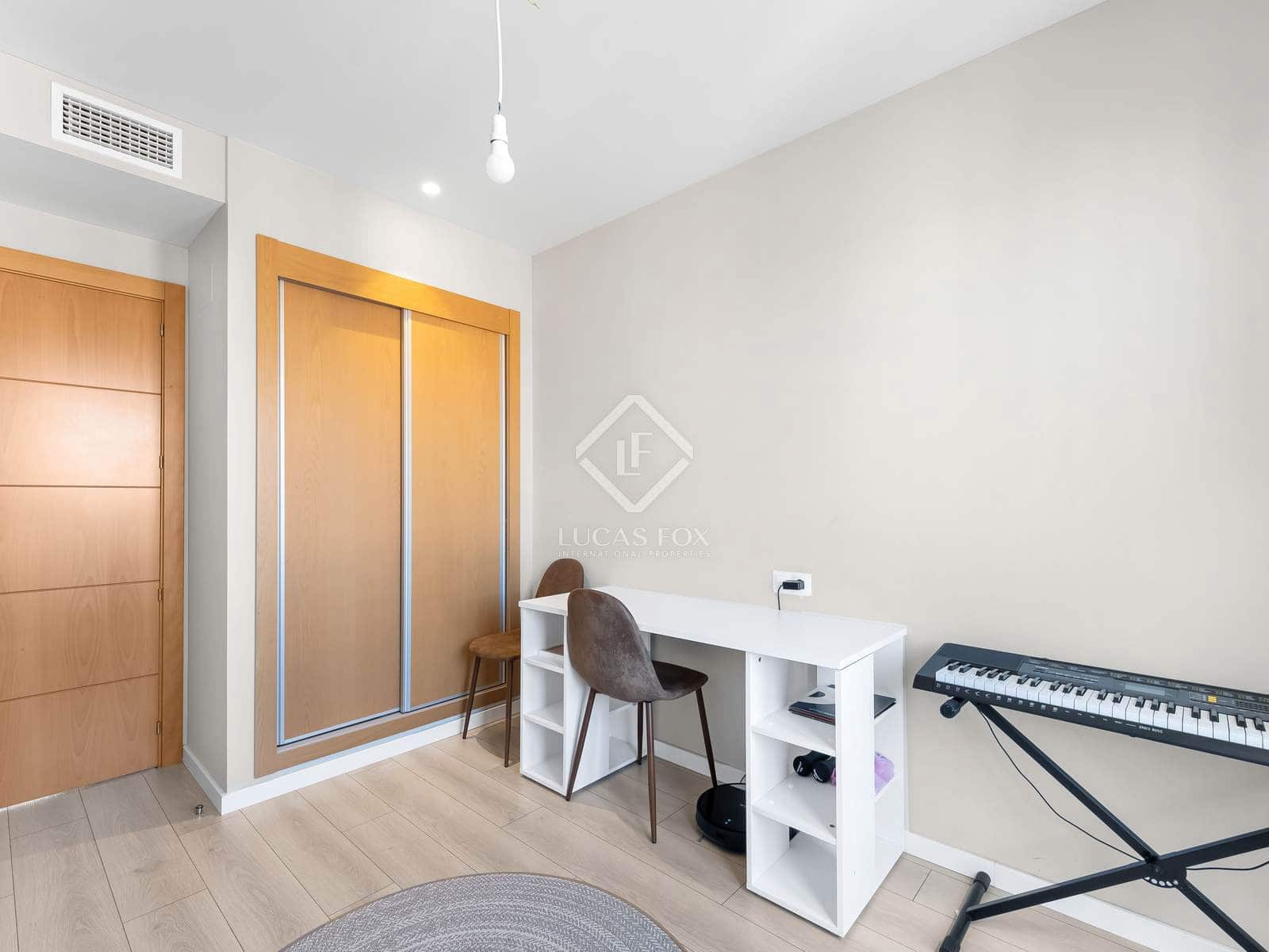 4 soverom Penthouse til salgs i Alicante by med svømmebasseng garasje - € 890 000 (Ref: 8814887)