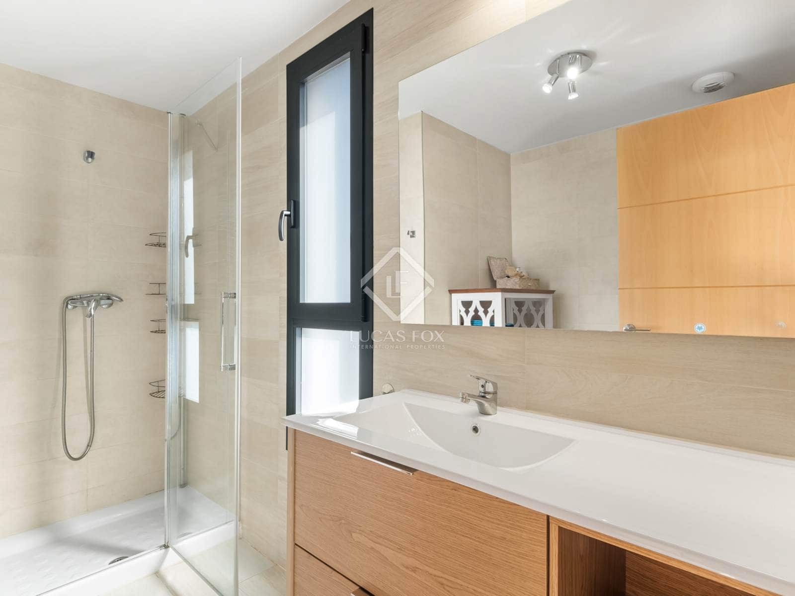 4 soverom Penthouse til salgs i Alicante by med svømmebasseng garasje - € 890 000 (Ref: 8814887)