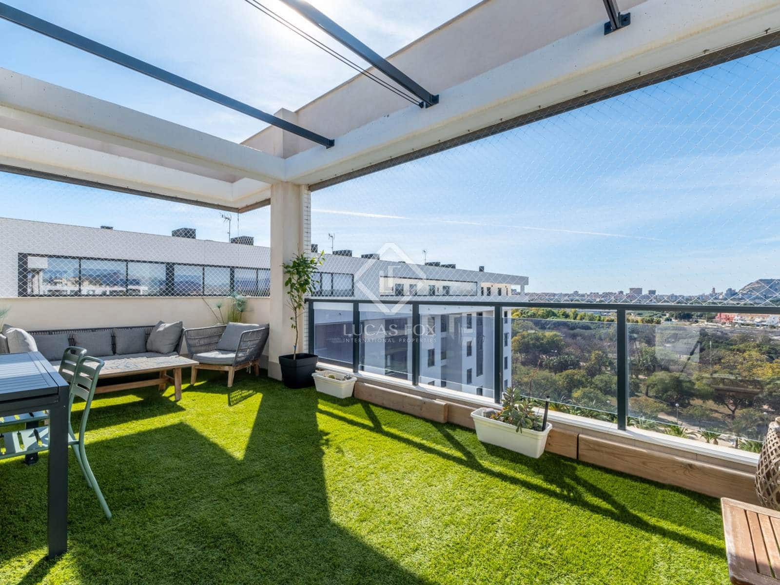 4 soverom Penthouse til salgs i Alicante by med svømmebasseng garasje - € 890 000 (Ref: 8814887)