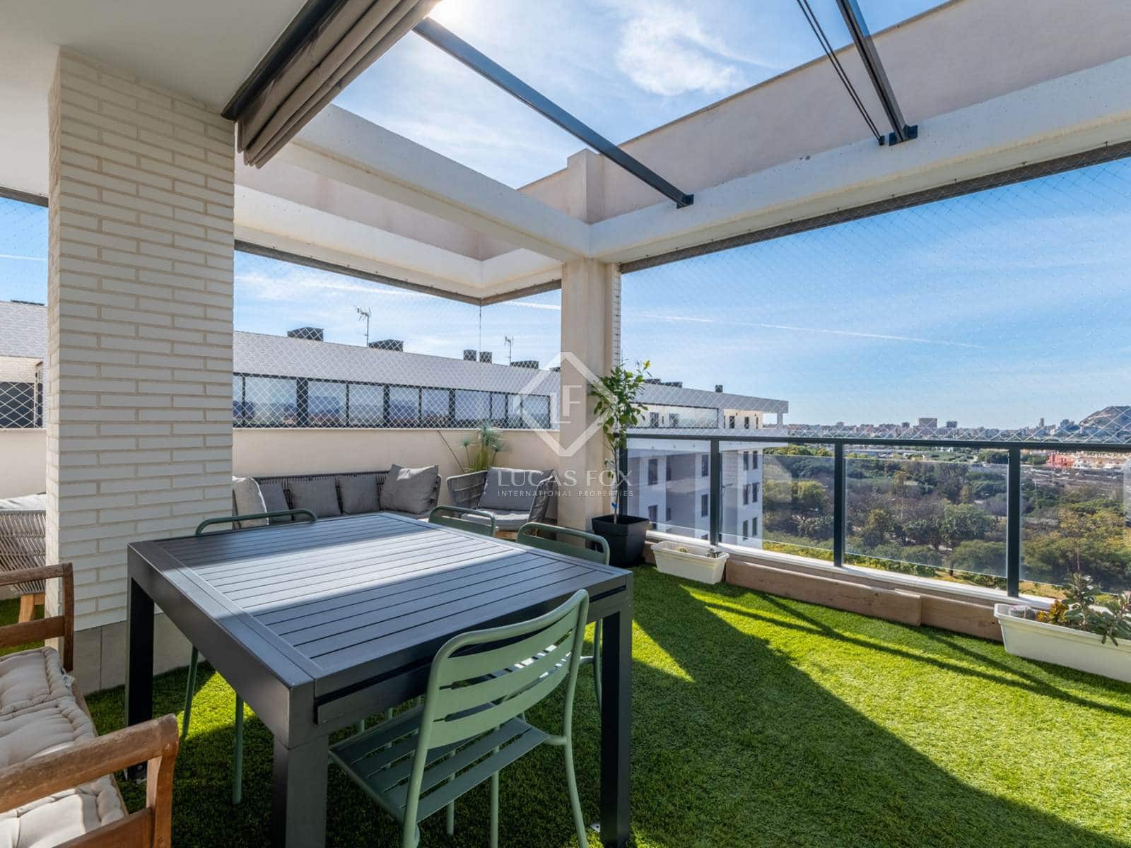 4 soverom Penthouse til salgs i Alicante by med svømmebasseng garasje - € 890 000 (Ref: 8814887)