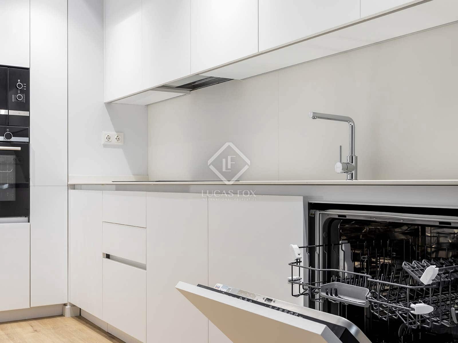3 bedroom Apartment for rent in Barcelona city with garage - € 3,300 (Ref: 8814888)