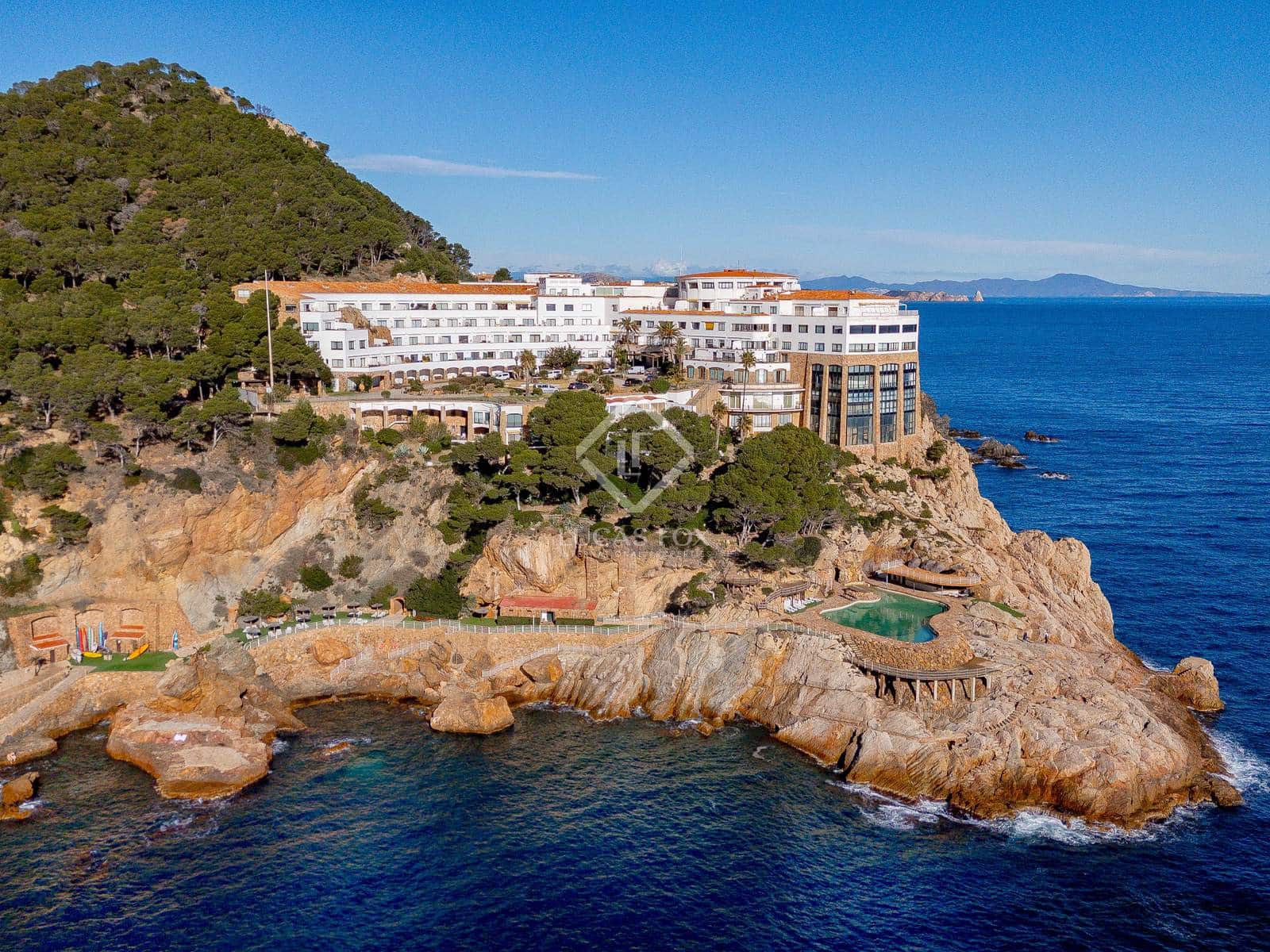 2 slaapkamer Appartement te koop in Begur met zwembad garage - € 890.000 (Ref: 8815091)