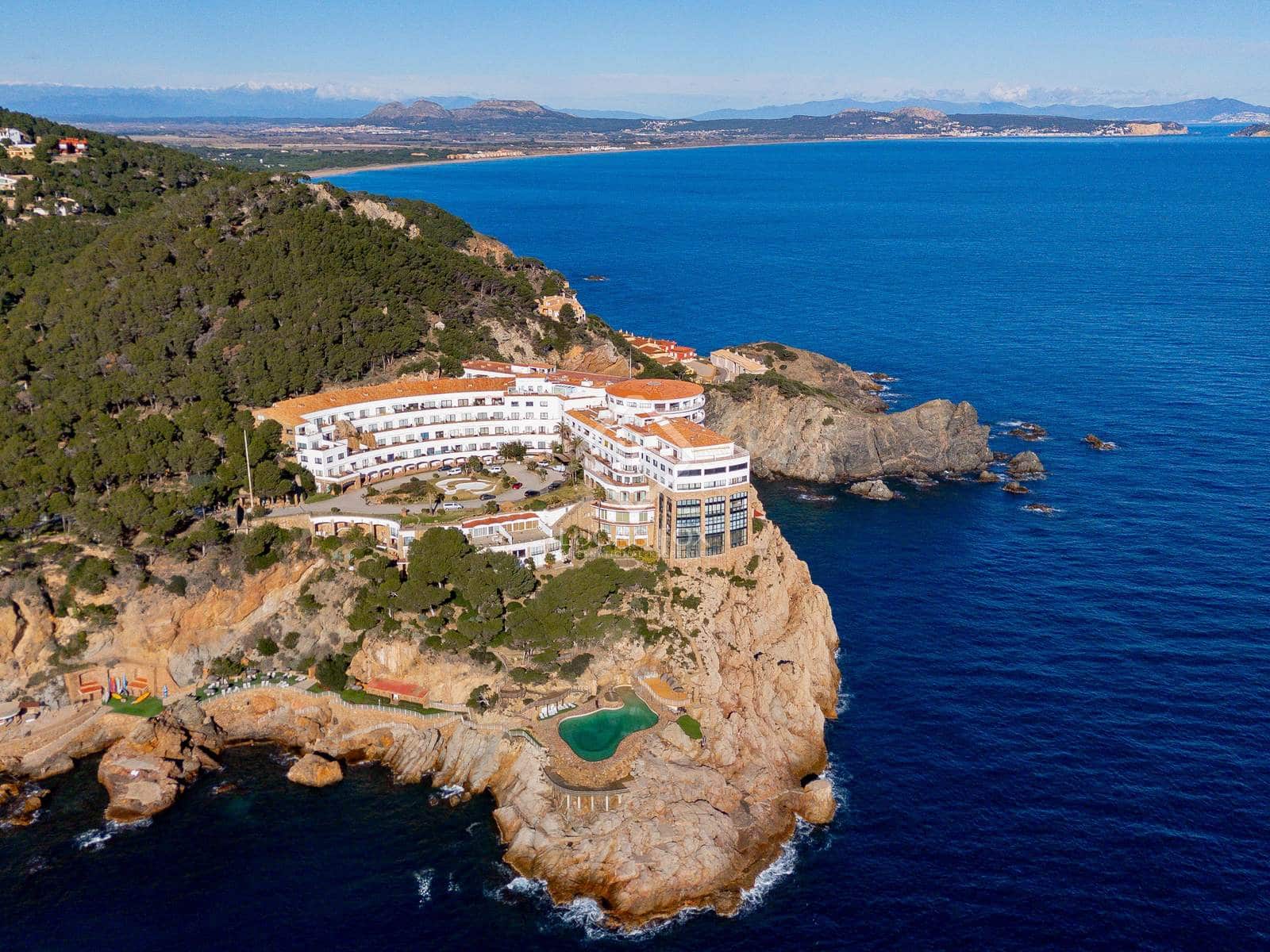 2 slaapkamer Appartement te koop in Begur met zwembad garage - € 890.000 (Ref: 8815091)