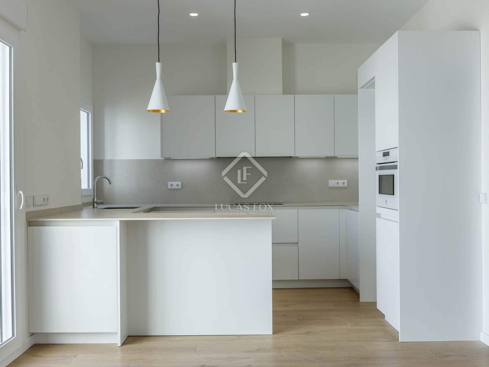 3 bedroom Apartment for rent in Valencia city - € 3,000 (Ref: 8815094)