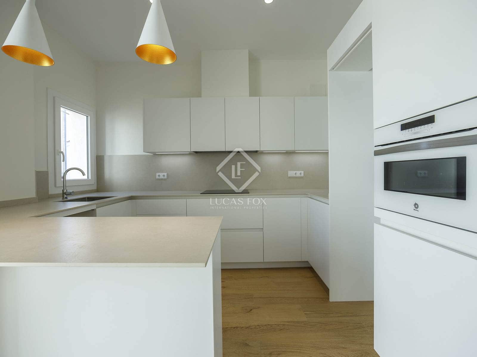 3 bedroom Apartment for rent in Valencia city - € 3,000 (Ref: 8815094)