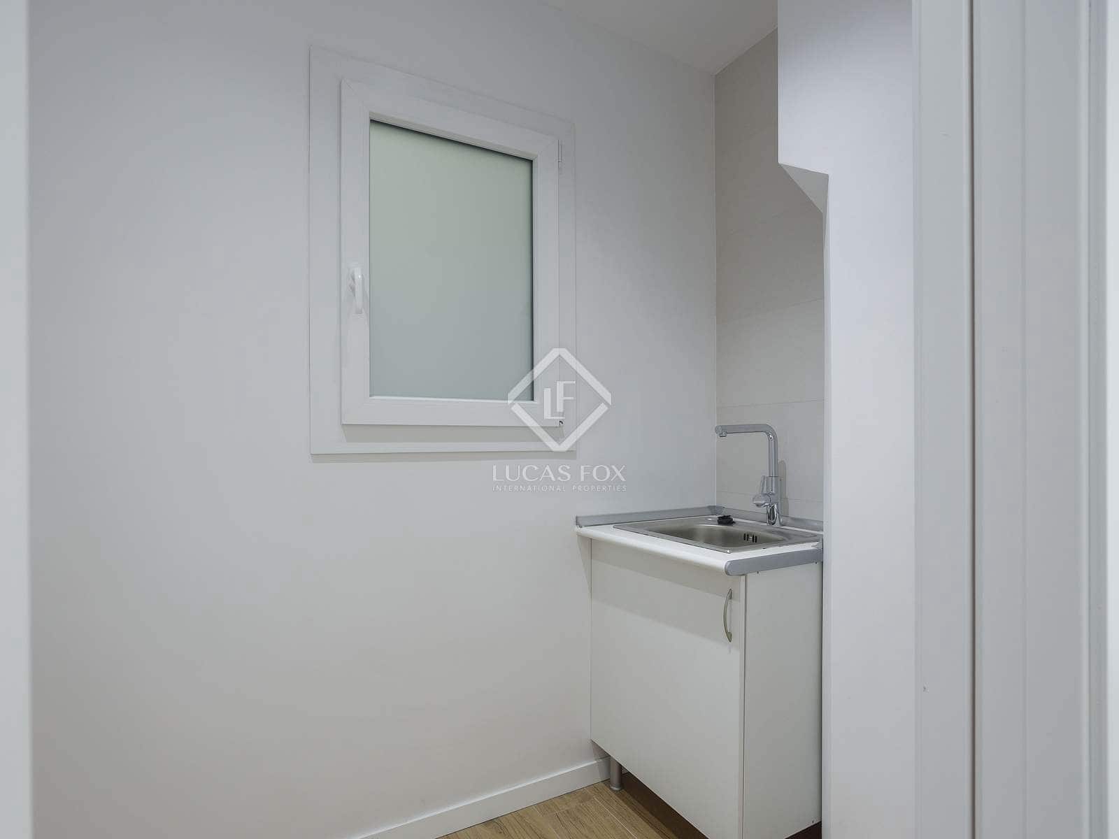 3 bedroom Apartment for rent in Valencia city - € 3,000 (Ref: 8815094)