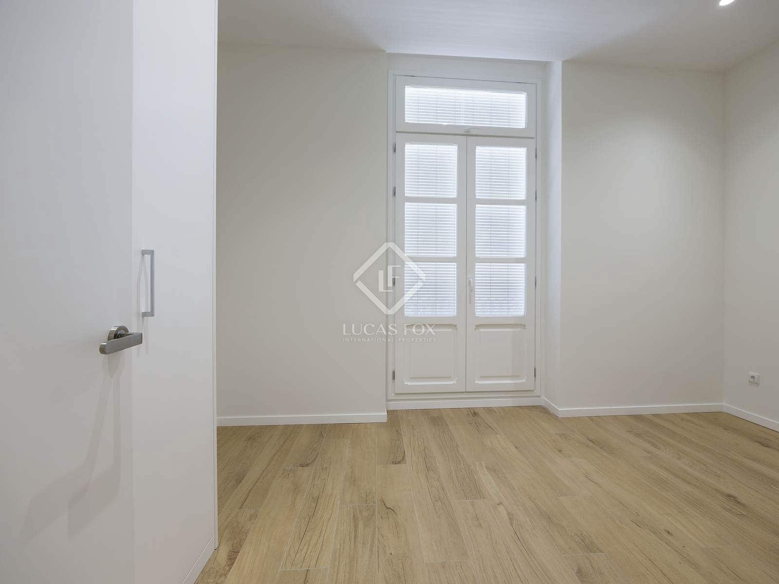 3 bedroom Apartment for rent in Valencia city - € 3,000 (Ref: 8815094)