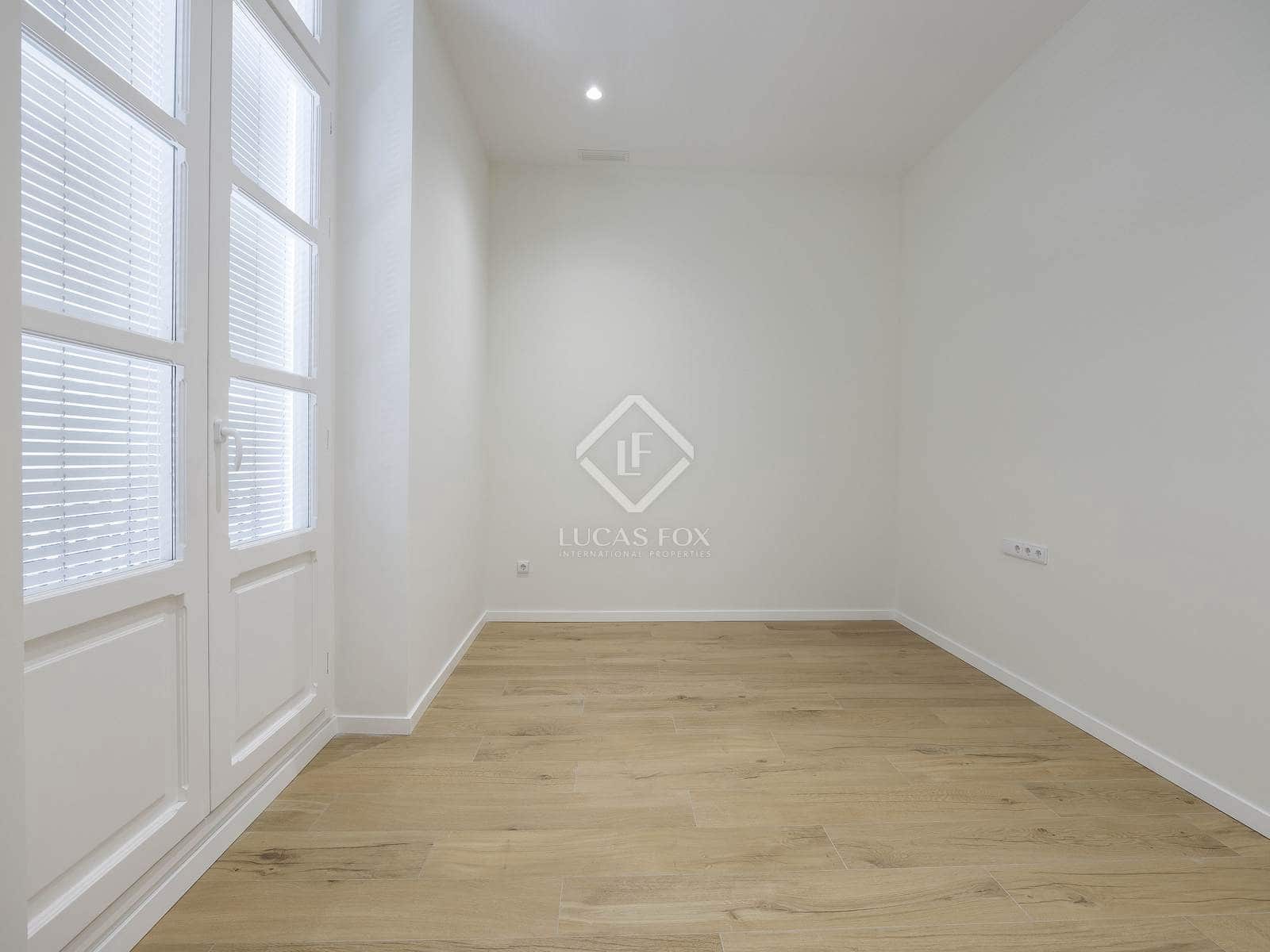 3 bedroom Apartment for rent in Valencia city - € 3,000 (Ref: 8815094)