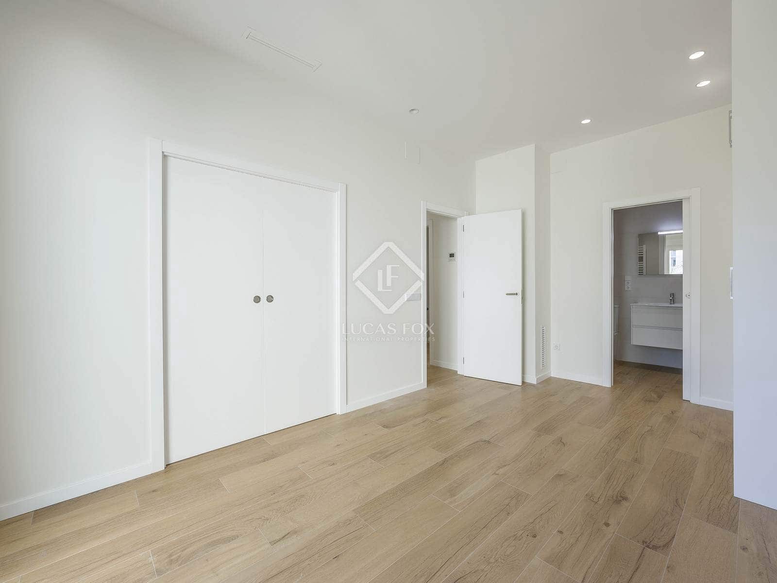 3 bedroom Apartment for rent in Valencia city - € 3,000 (Ref: 8815094)