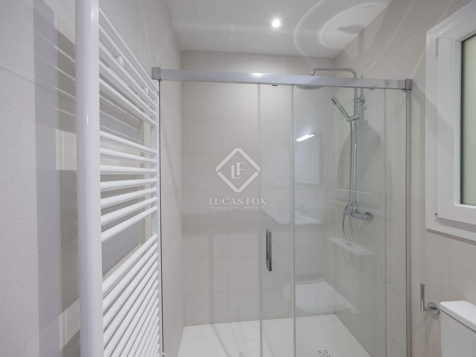 3 bedroom Apartment for rent in Valencia city - € 3,000 (Ref: 8815094)