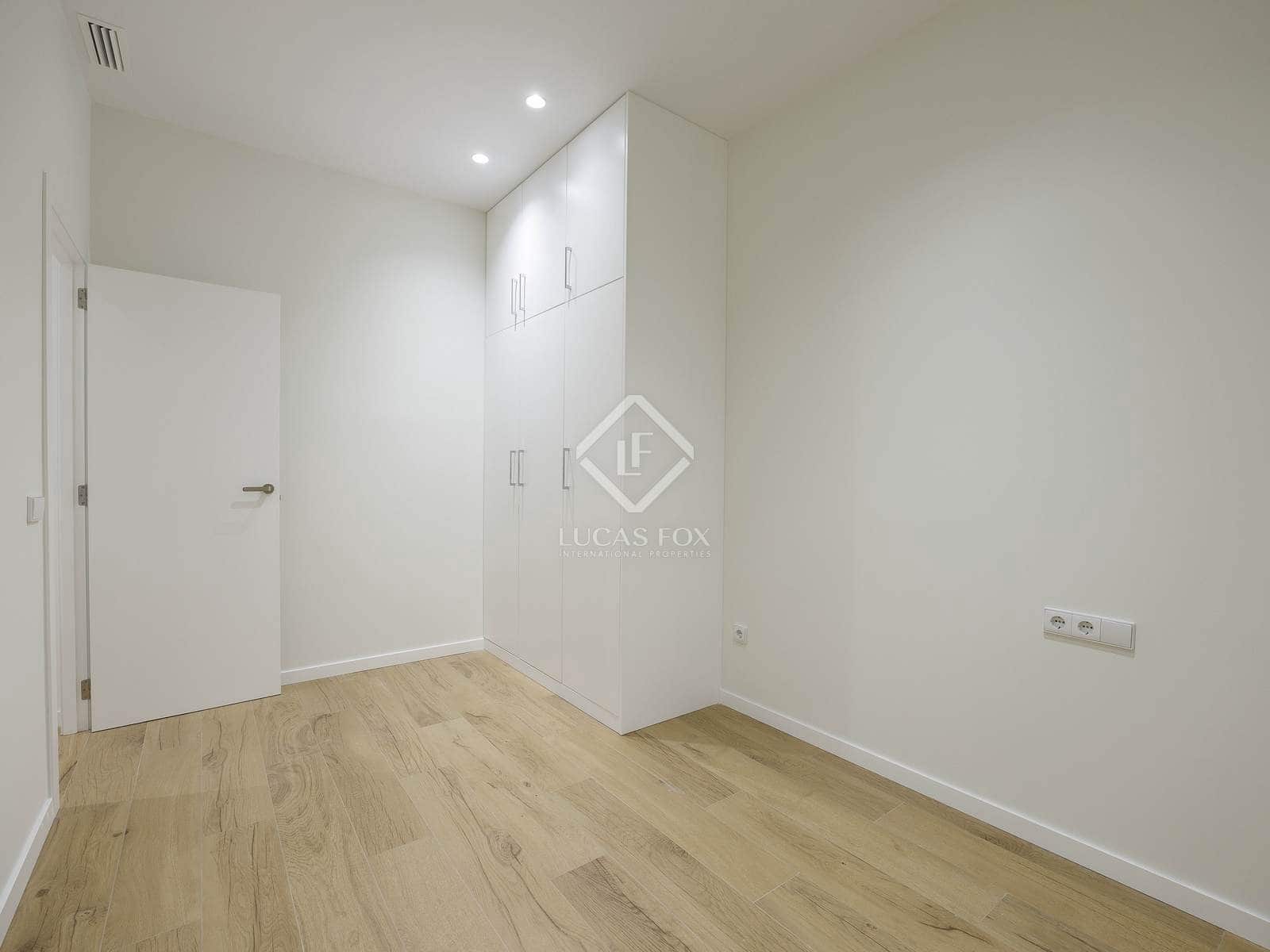 3 bedroom Apartment for rent in Valencia city - € 3,000 (Ref: 8815094)
