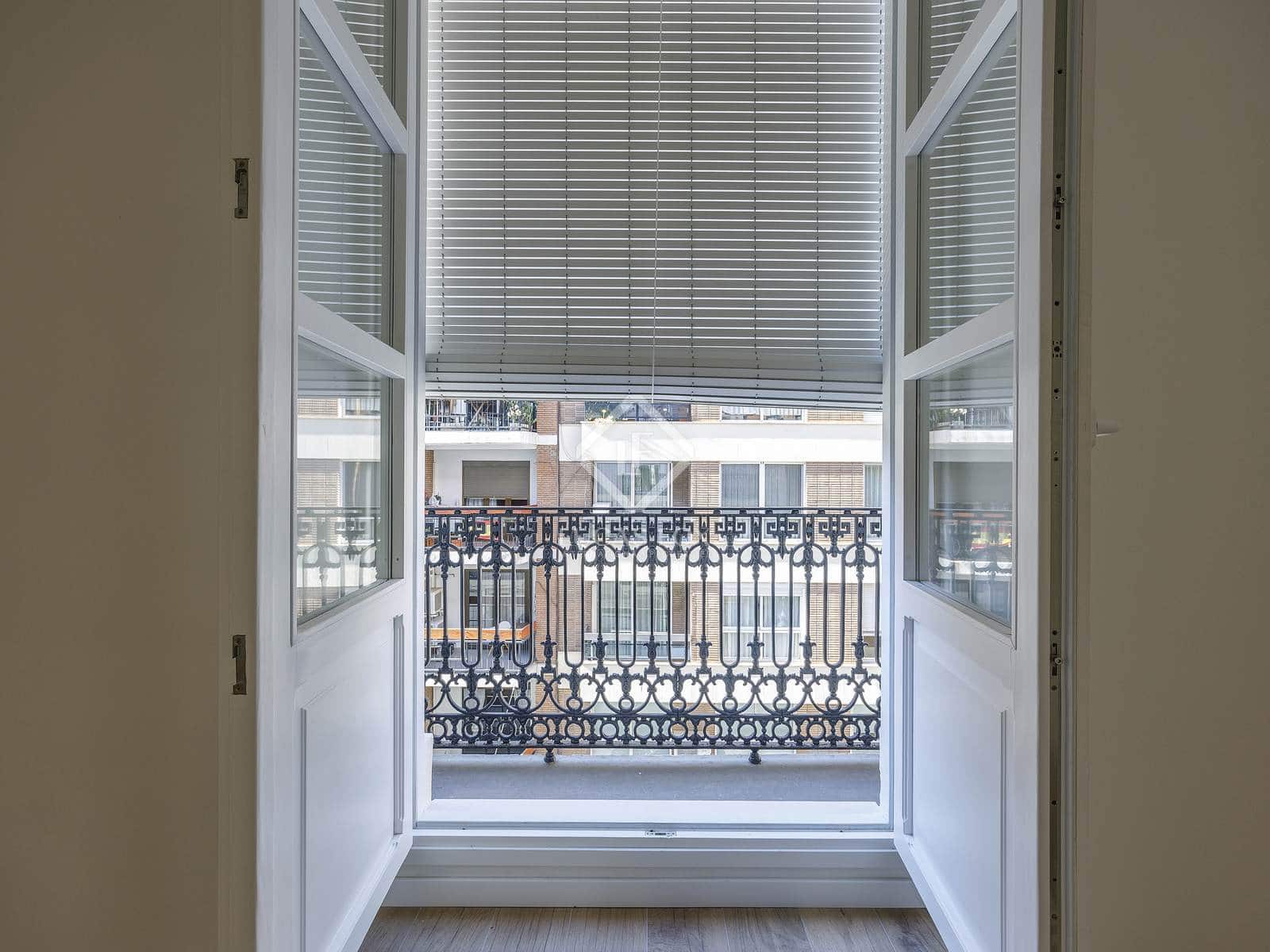 3 bedroom Apartment for rent in Valencia city - € 3,000 (Ref: 8815094)
