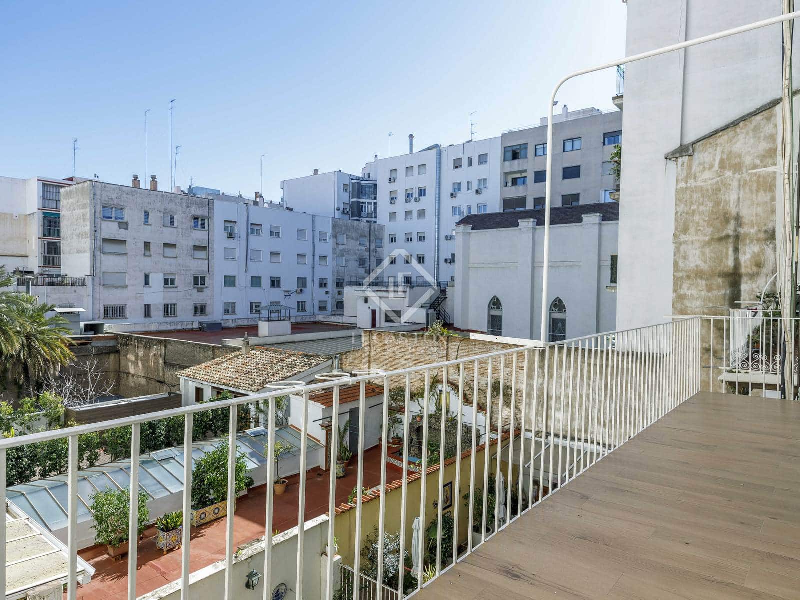3 bedroom Apartment for rent in Valencia city - € 3,000 (Ref: 8815094)