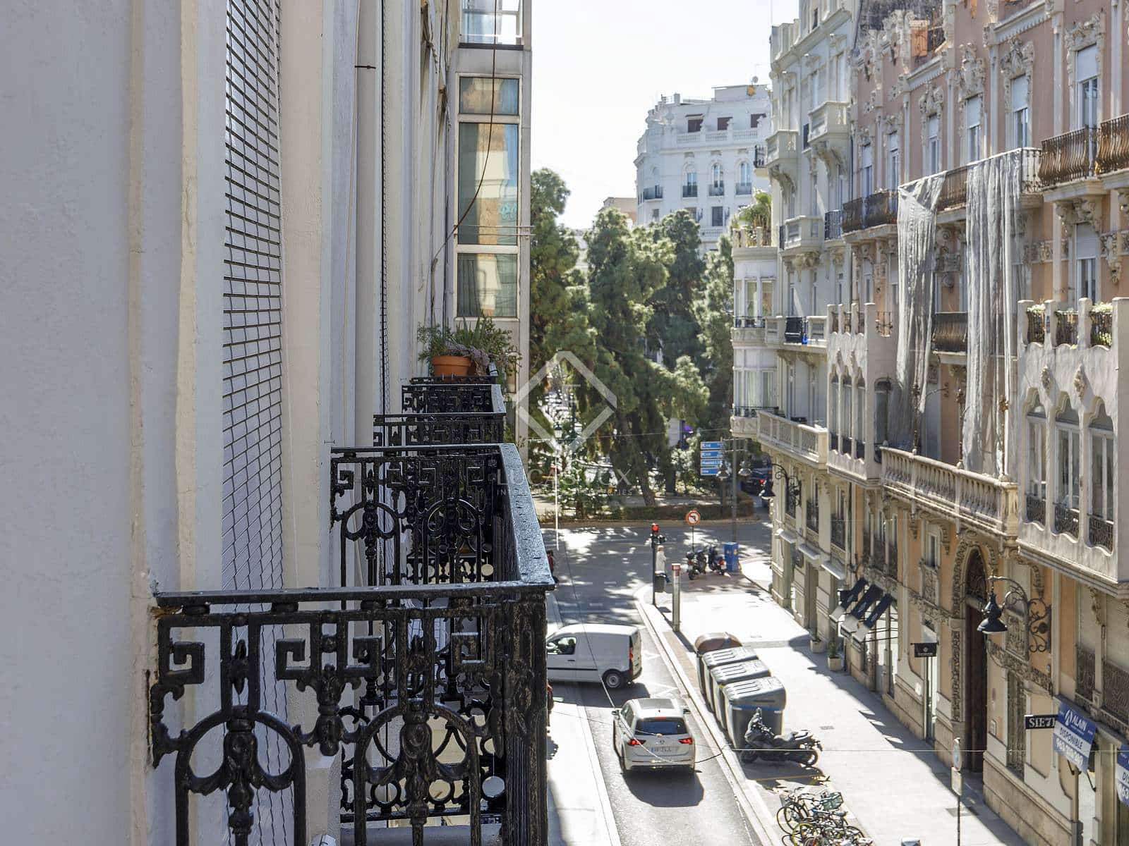 3 bedroom Apartment for rent in Valencia city - € 3,000 (Ref: 8815094)